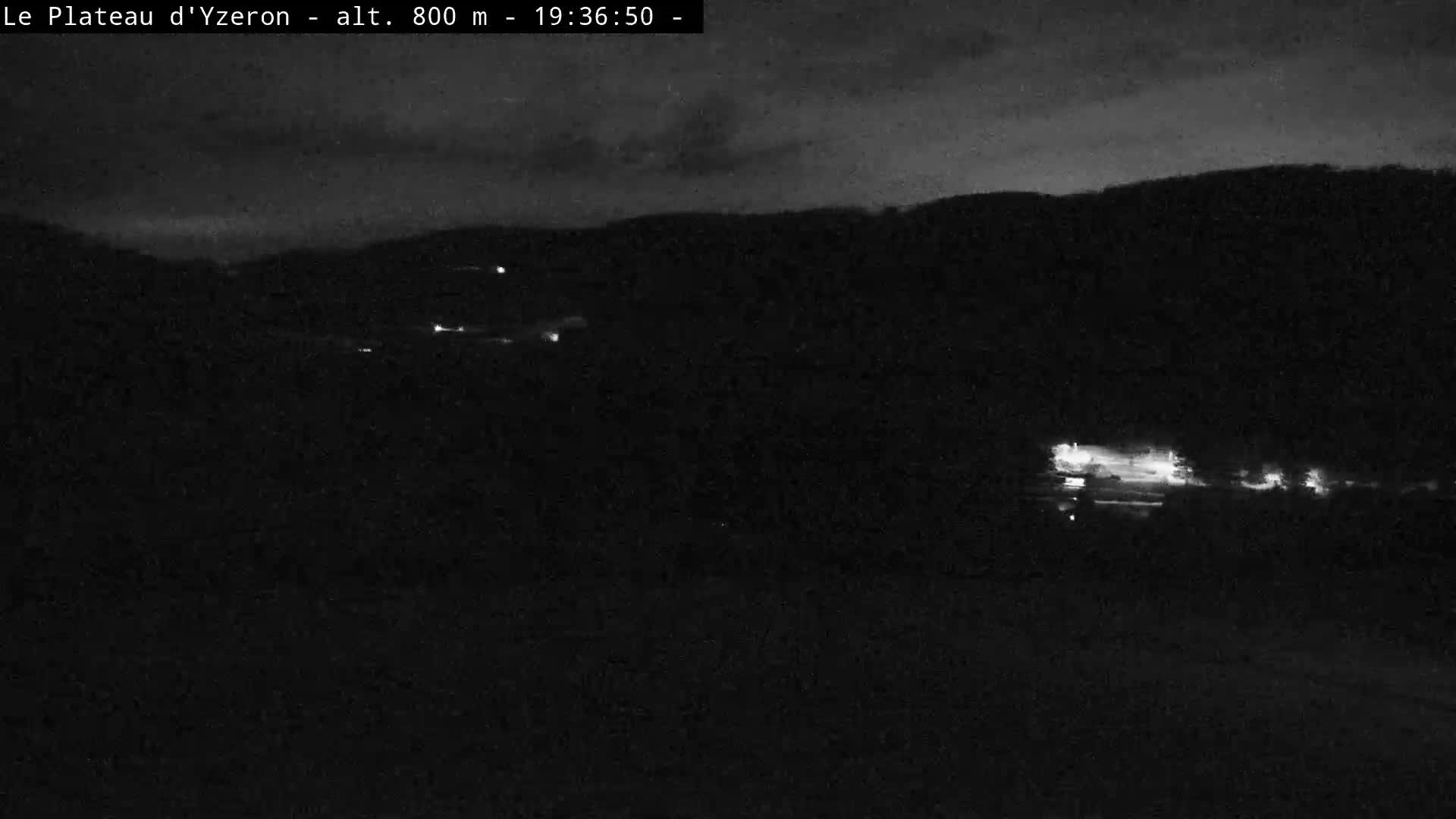 Yzeron Adventure,  Plateau d'Yzeron Live Cam - Lyon, Rhone, Auvergne-Rhone-Alpes, france