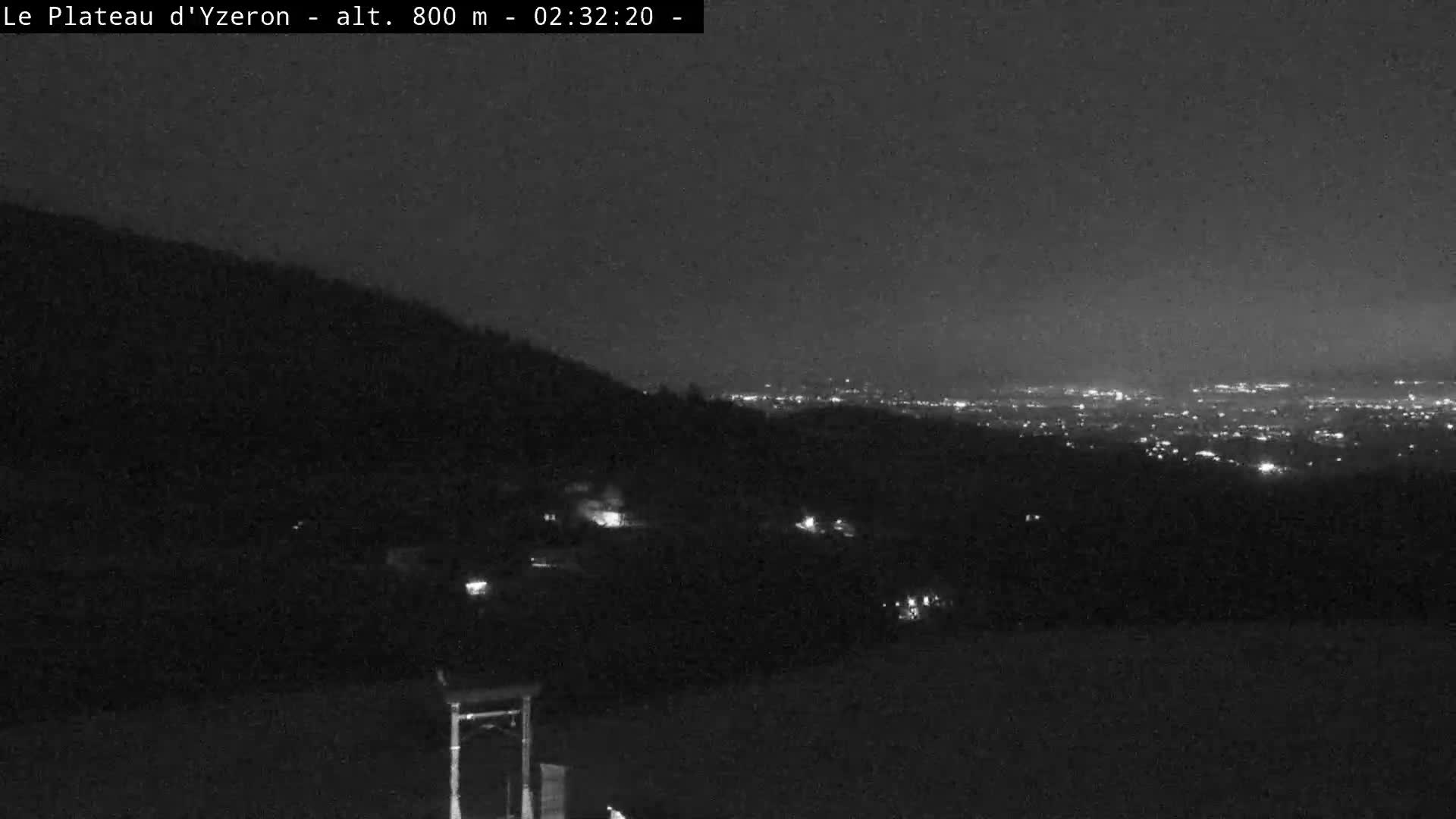 Yzeron Adventure,  Plateau d'Yzeron Live Cam - Lyon, Rhone, Auvergne-Rhone-Alpes, france