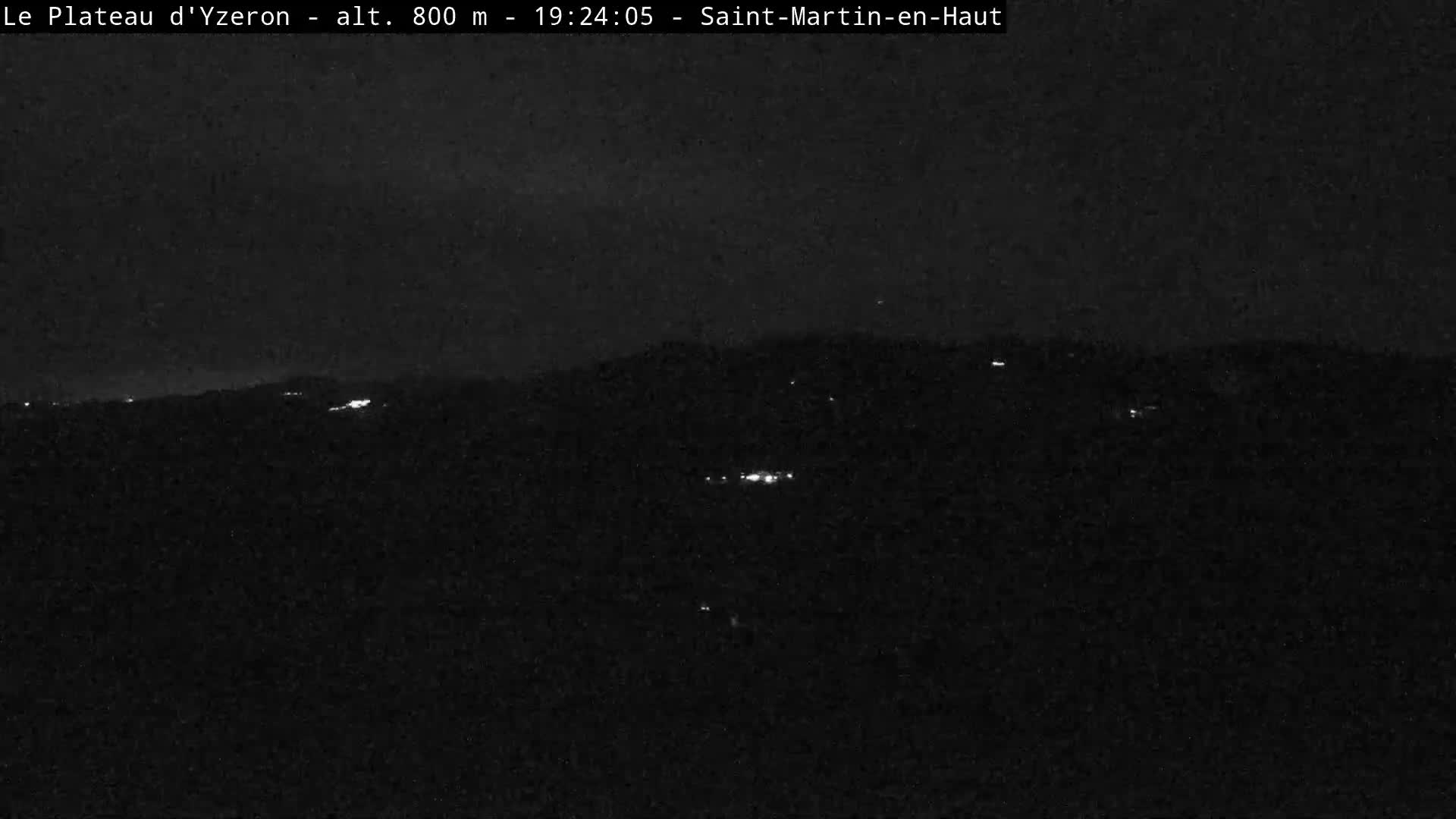 Yzeron Adventure,  Plateau d'Yzeron Live Cam - Lyon, Rhone, Auvergne-Rhone-Alpes, france