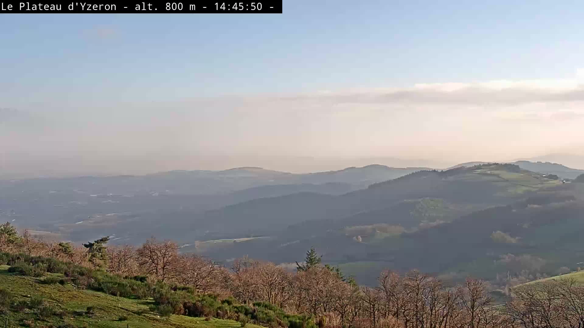 Yzeron Adventure,  Plateau d'Yzeron Live Cam - Lyon, Rhone, Auvergne-Rhone-Alpes, france