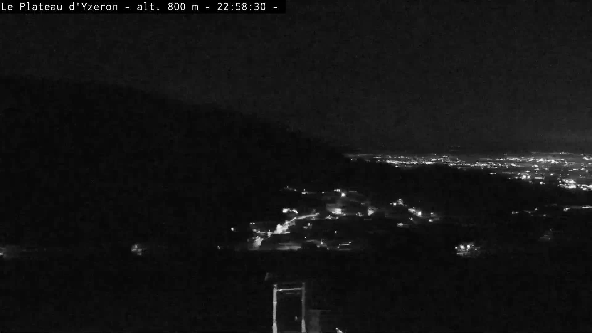 Yzeron Adventure,  Plateau d'Yzeron Live Cam - Lyon, Rhone, Auvergne-Rhone-Alpes, france
