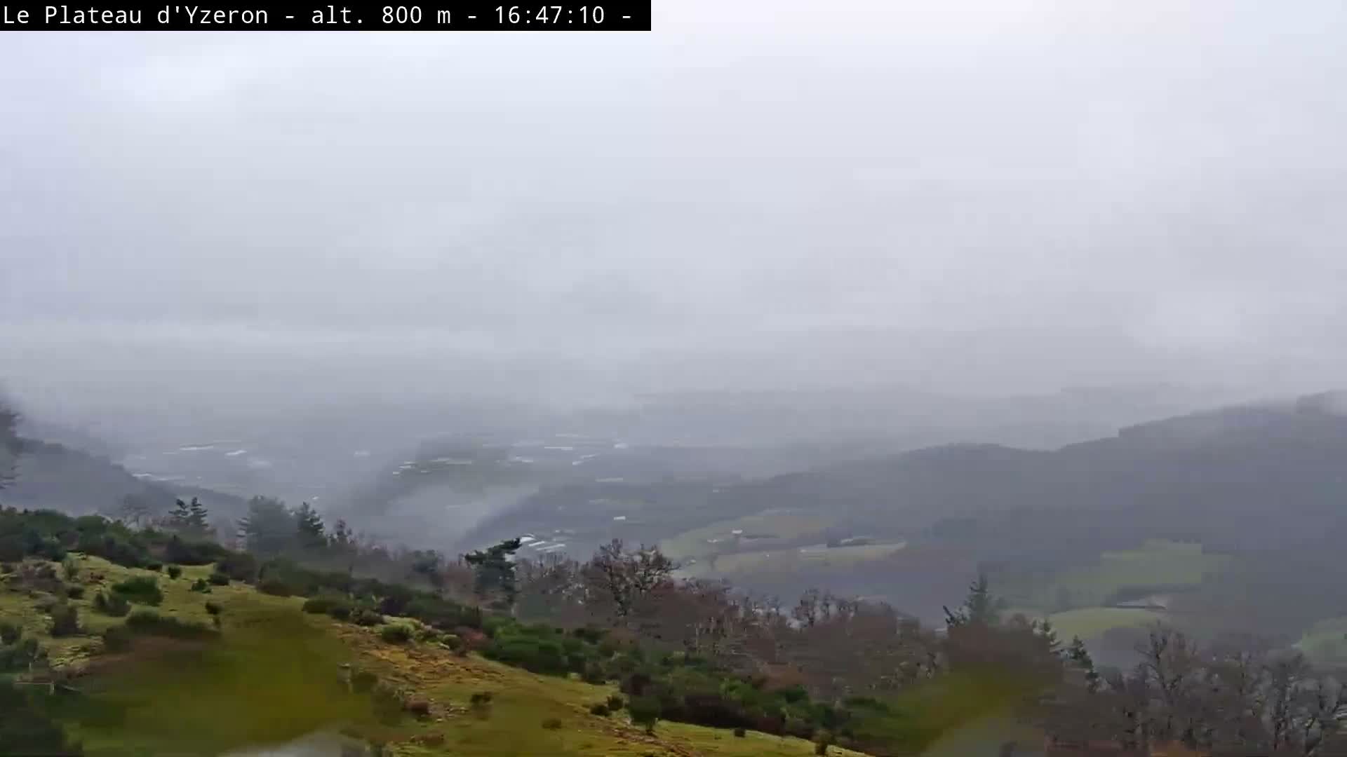 Yzeron Adventure,  Plateau d'Yzeron Live Cam - Lyon, Rhone, Auvergne-Rhone-Alpes, france