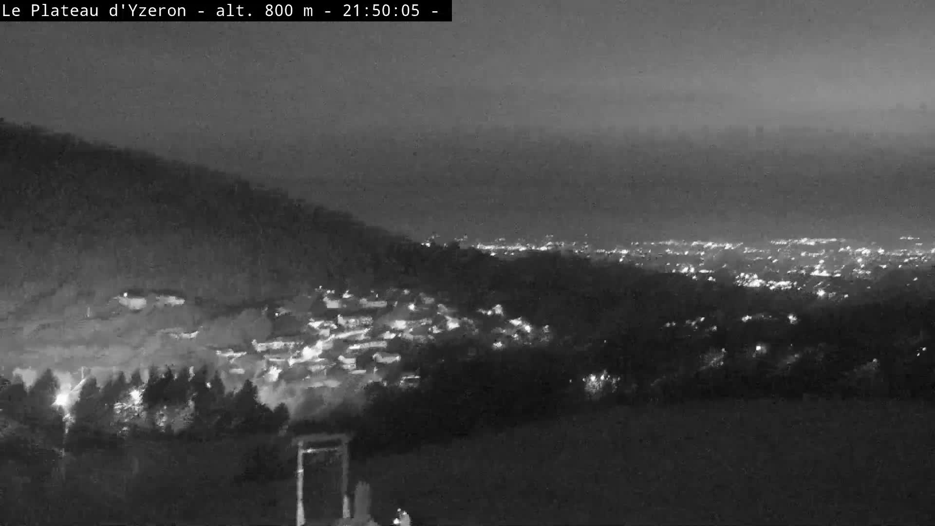 Yzeron Adventure,  Plateau d'Yzeron Live Cam - Lyon, Rhone, Auvergne-Rhone-Alpes, france