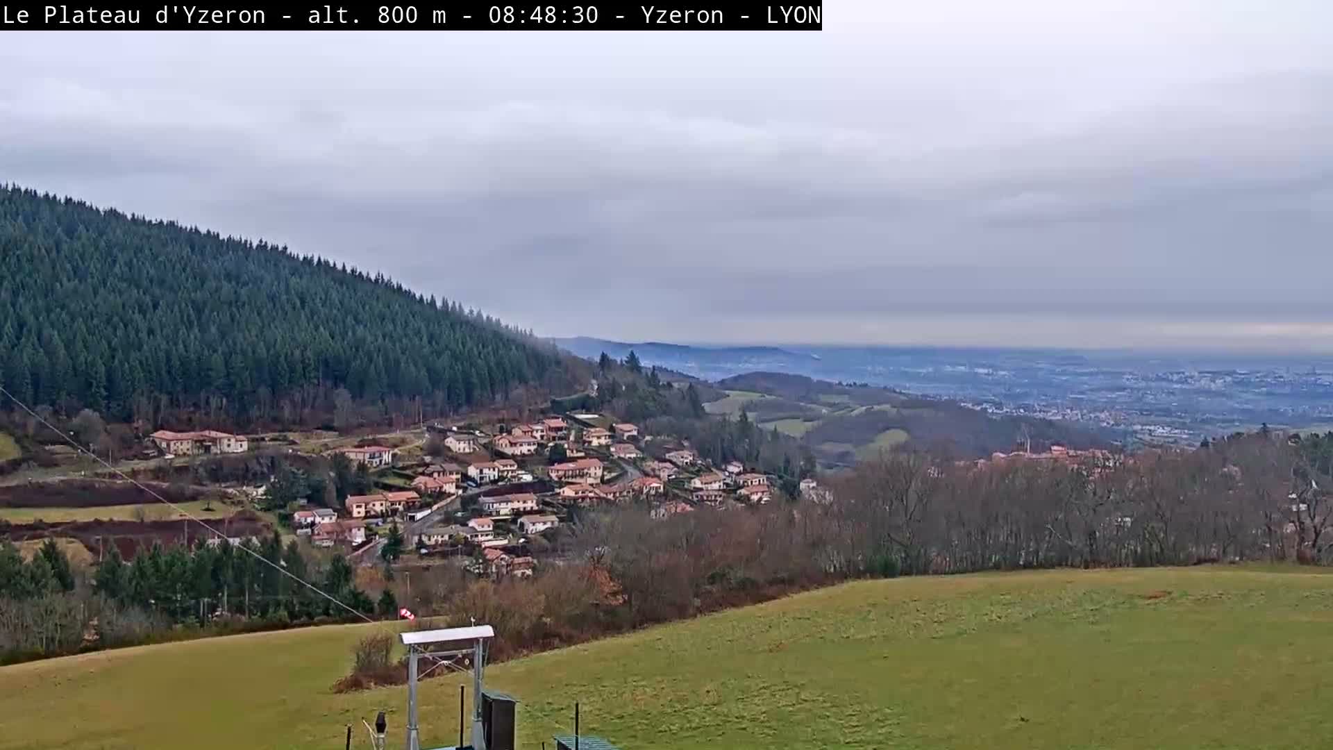 Yzeron Adventure,  Plateau d'Yzeron Live Cam - Lyon, Rhone, Auvergne-Rhone-Alpes, france