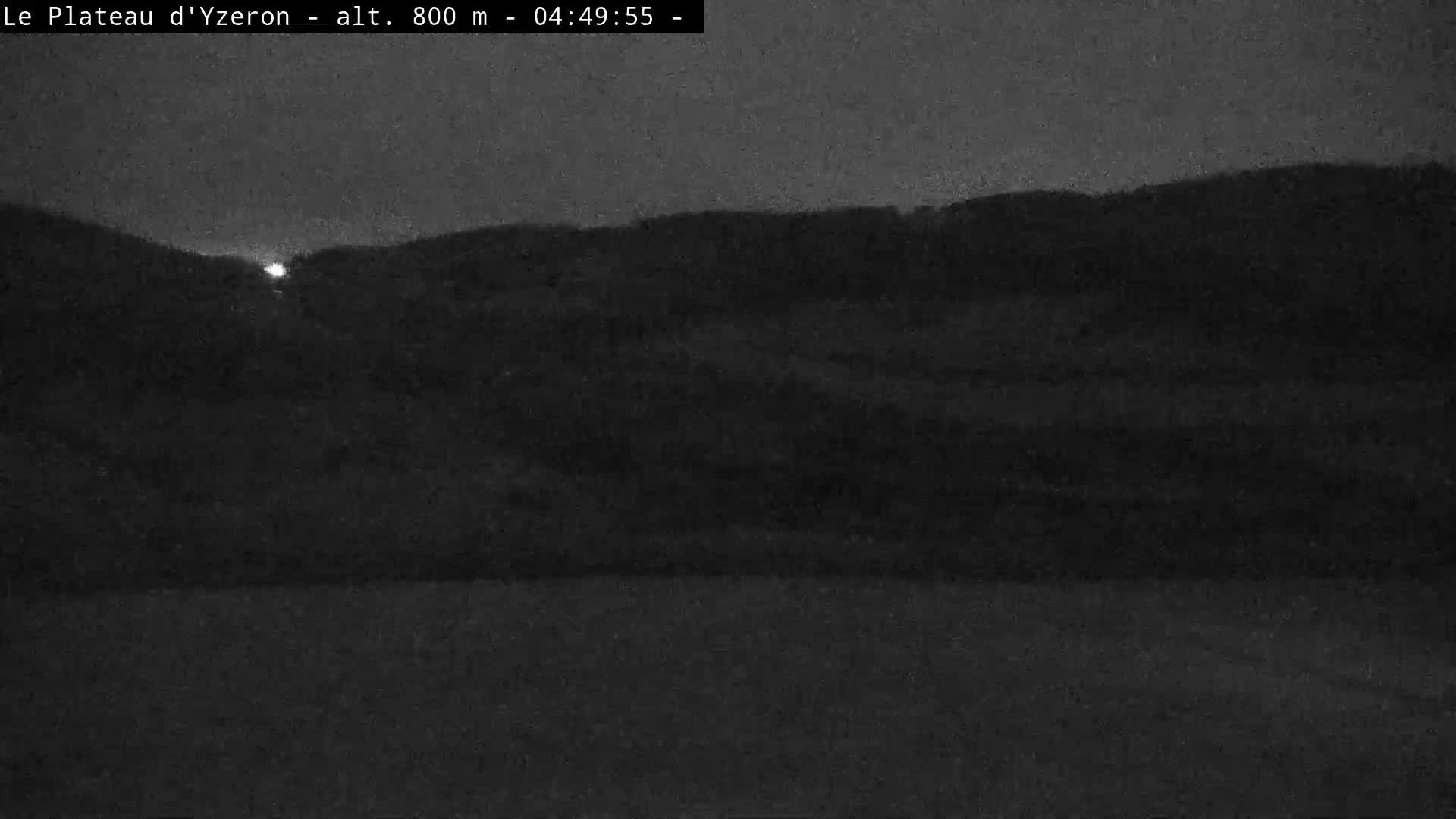 Yzeron Adventure,  Plateau d'Yzeron Live Cam - Lyon, Rhone, Auvergne-Rhone-Alpes, france