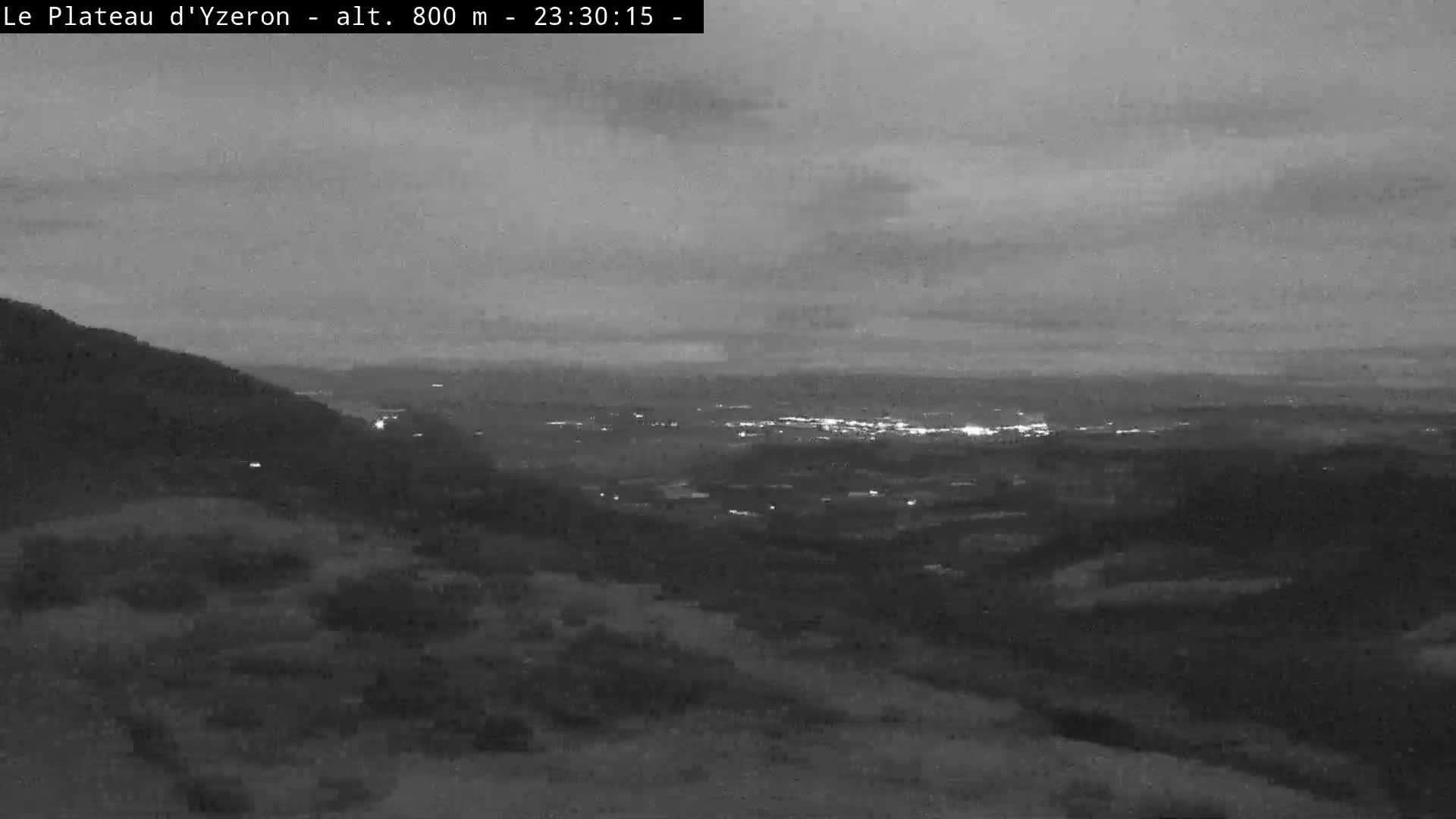 Yzeron Adventure,  Plateau d'Yzeron Live Cam - Lyon, Rhone, Auvergne-Rhone-Alpes, france
