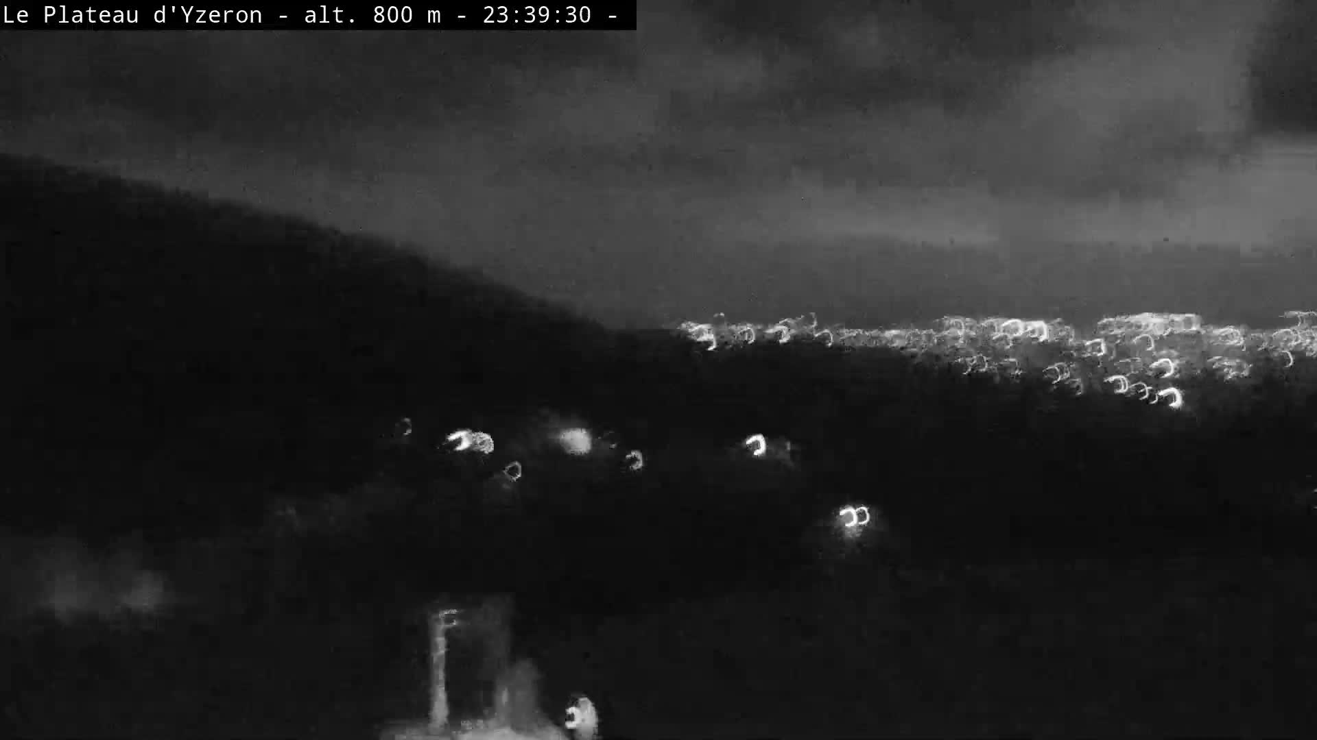Yzeron Adventure,  Plateau d'Yzeron Live Cam - Lyon, Rhone, Auvergne-Rhone-Alpes, france