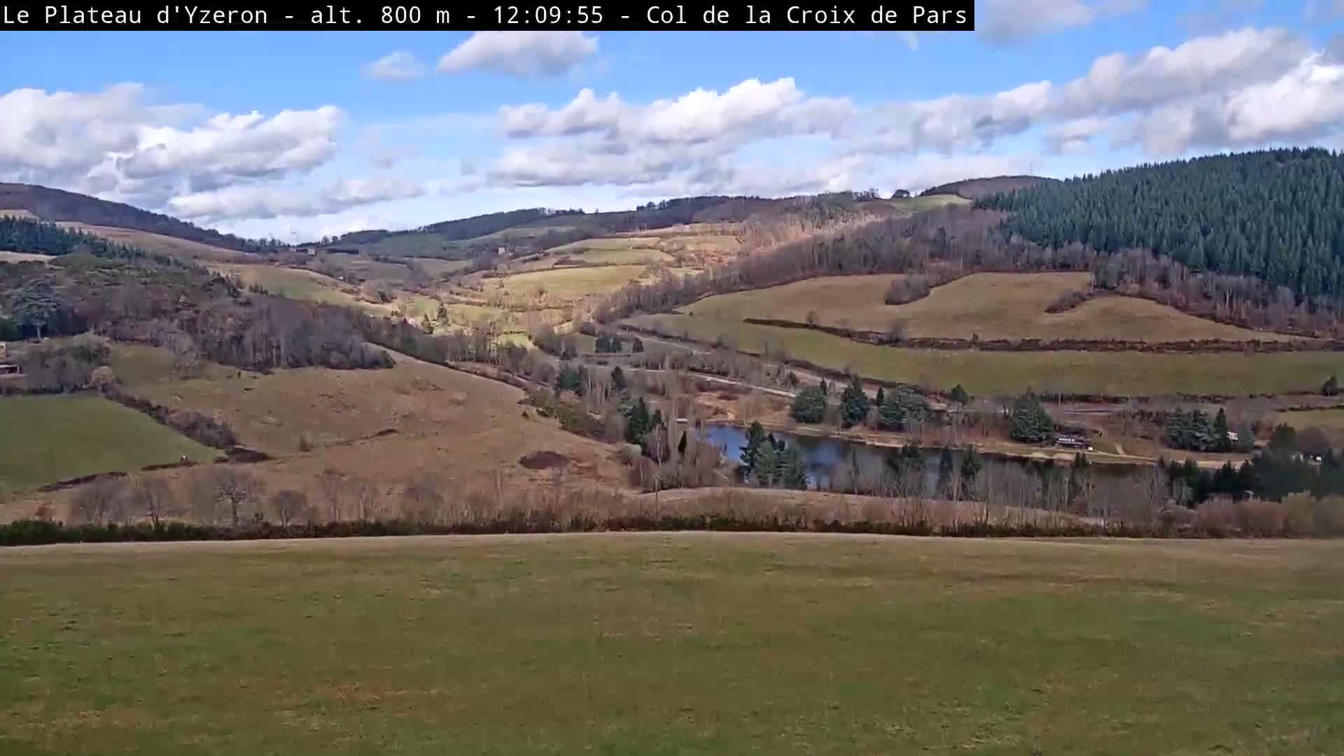 Yzeron Adventure,  Plateau d'Yzeron Live Cam - Lyon, Rhone, Auvergne-Rhone-Alpes, france