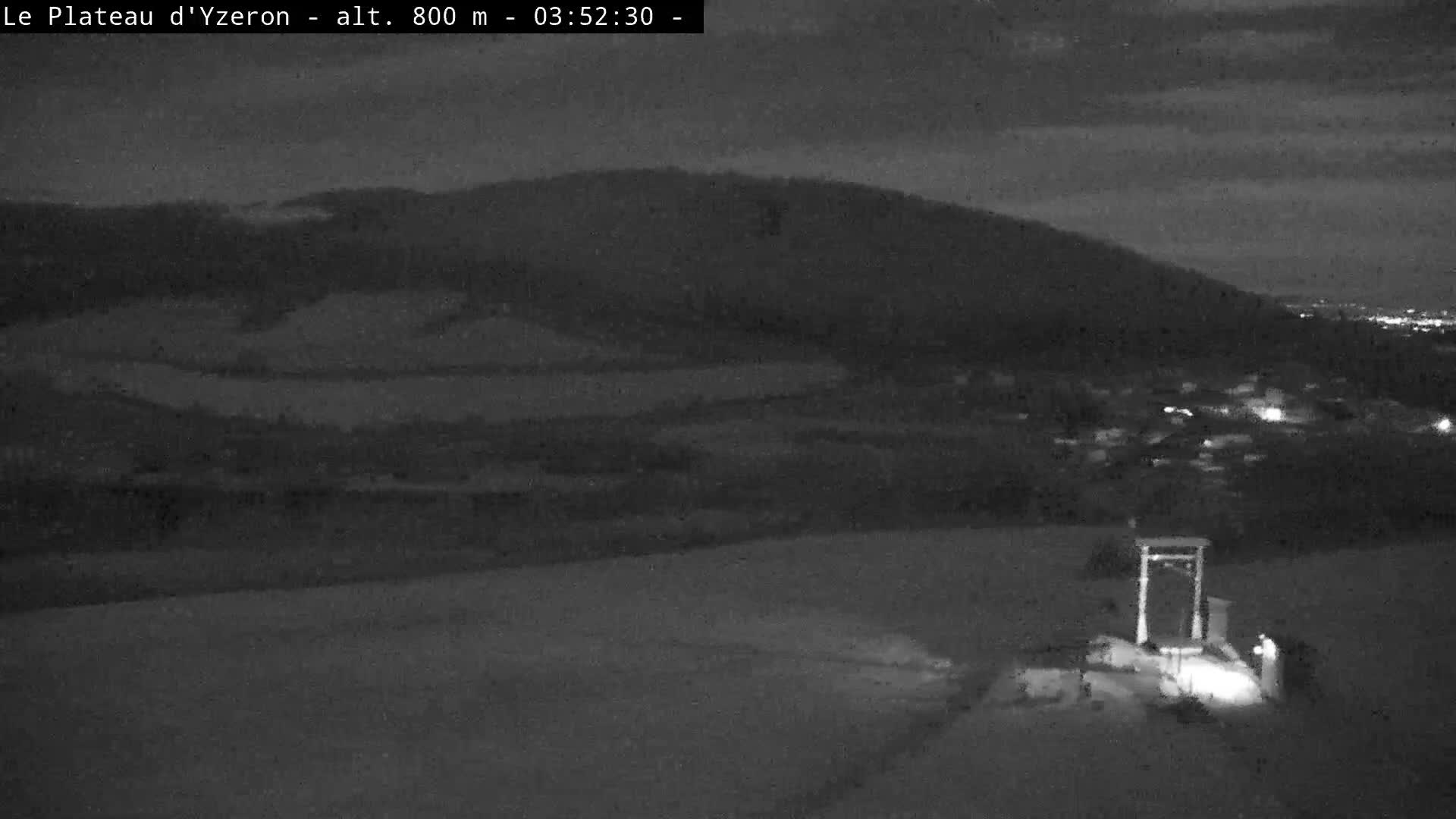 Yzeron Adventure,  Plateau d'Yzeron Live Cam - Lyon, Rhone, Auvergne-Rhone-Alpes, france