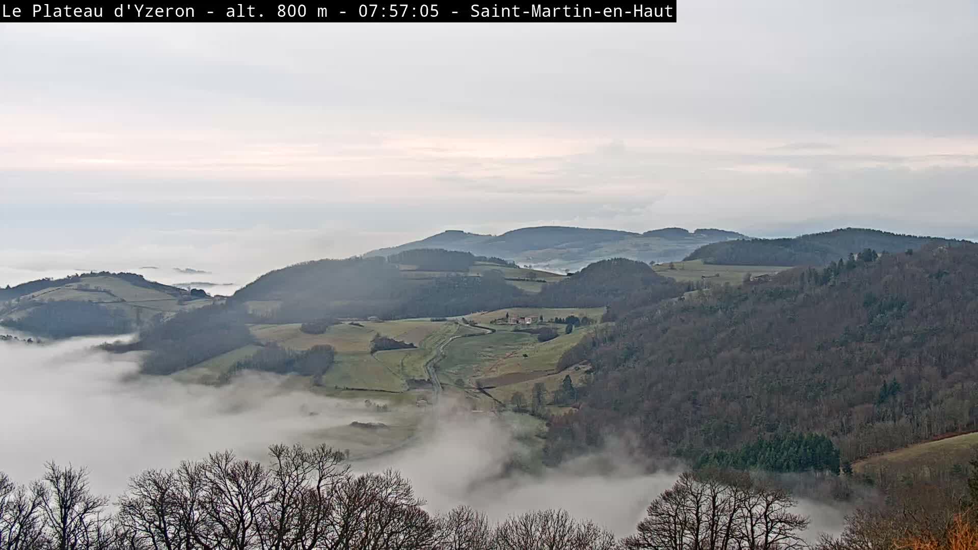 Yzeron Adventure,  Plateau d'Yzeron Live Cam - Lyon, Rhone, Auvergne-Rhone-Alpes, france