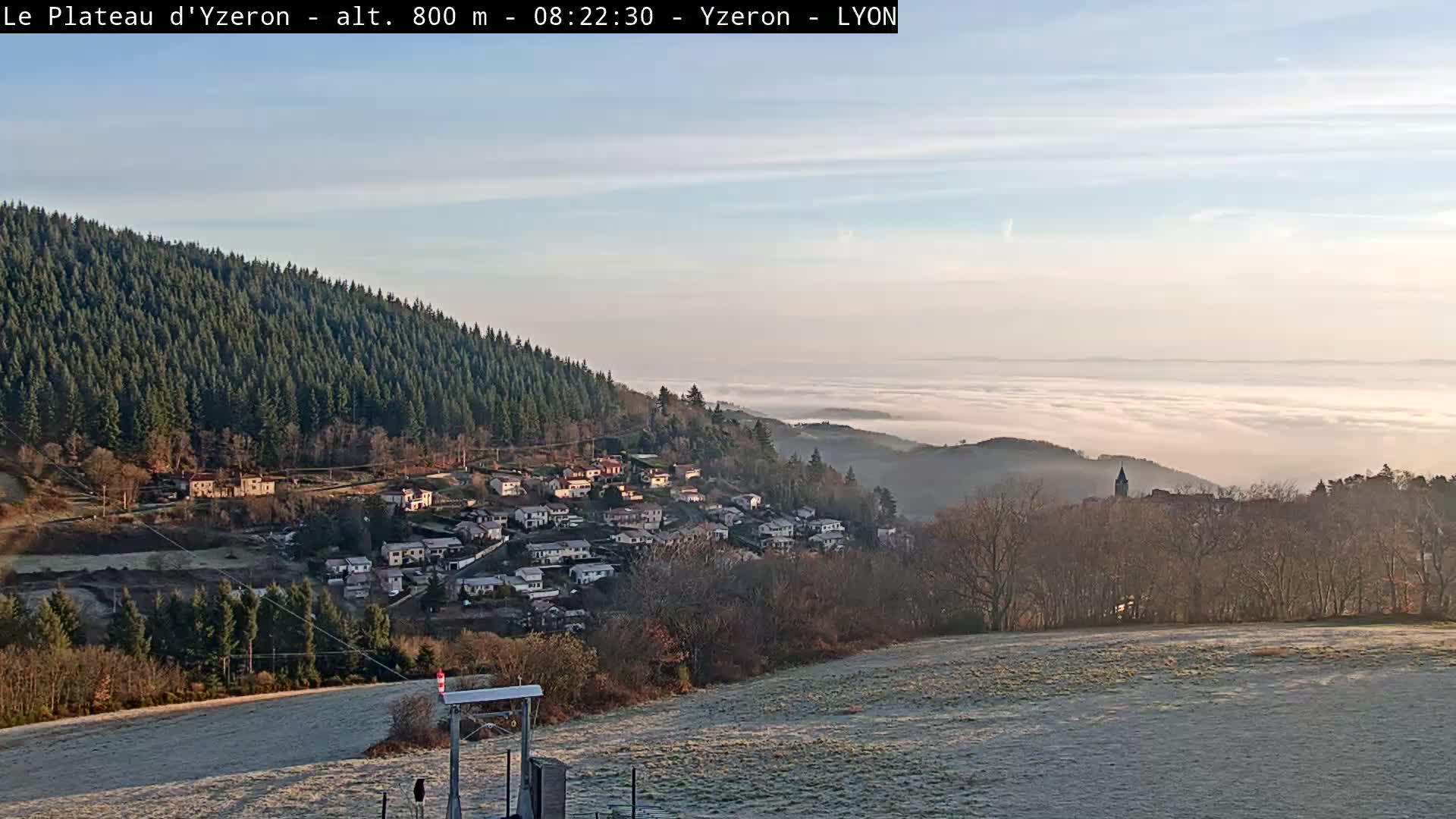 Yzeron Adventure,  Plateau d'Yzeron Live Cam - Lyon, Rhone, Auvergne-Rhone-Alpes, france