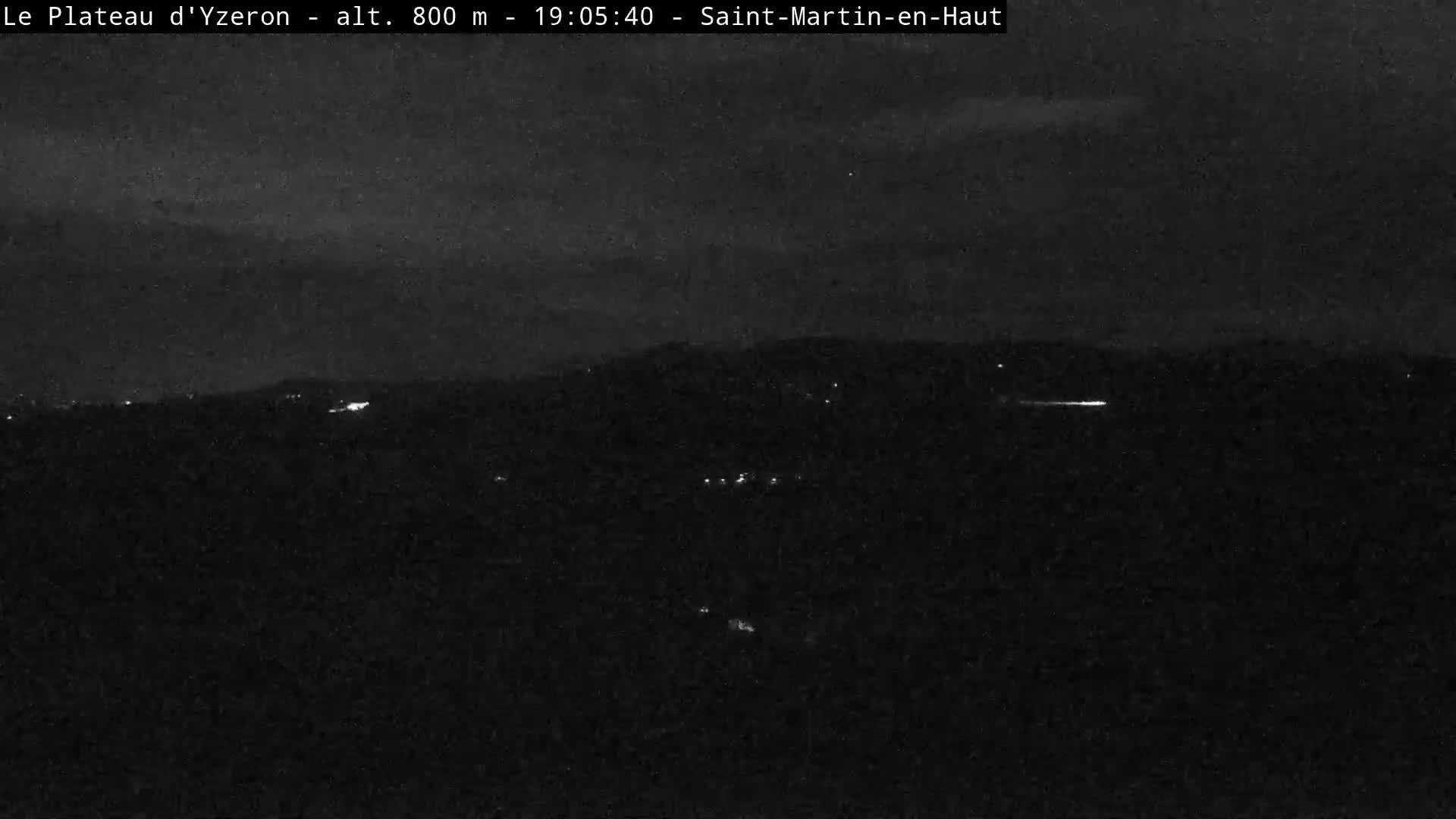 Yzeron Adventure,  Plateau d'Yzeron Live Cam - Lyon, Rhone, Auvergne-Rhone-Alpes, france