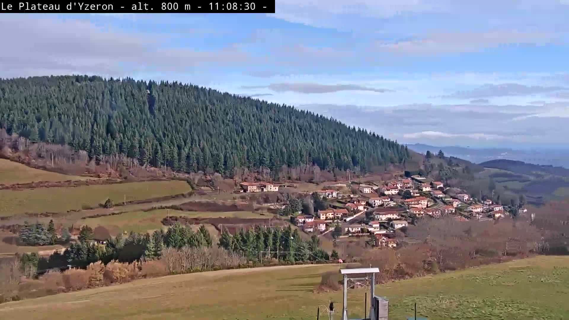 Yzeron Adventure,  Plateau d'Yzeron Live Cam - Lyon, Rhone, Auvergne-Rhone-Alpes, france