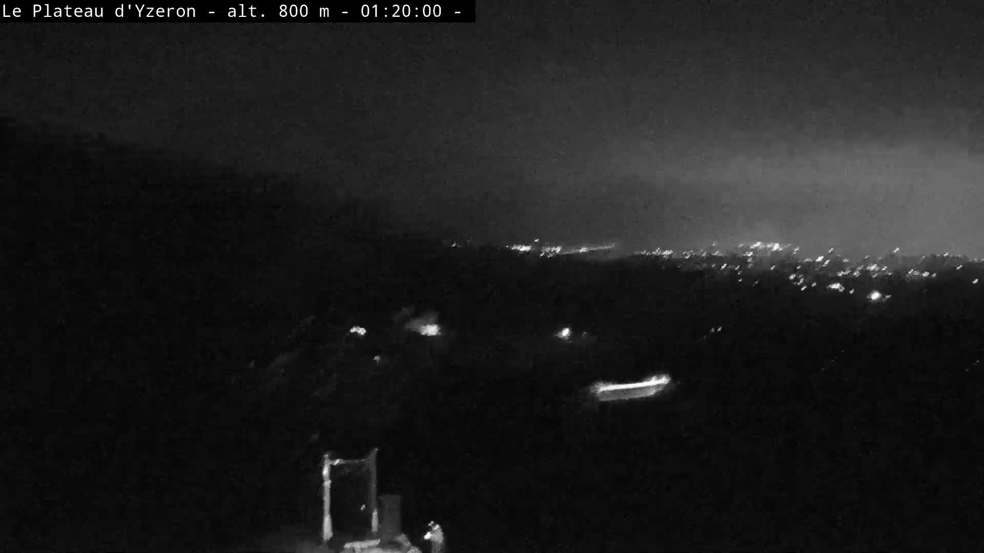 Yzeron Adventure,  Plateau d'Yzeron Live Cam - Lyon, Rhone, Auvergne-Rhone-Alpes, france