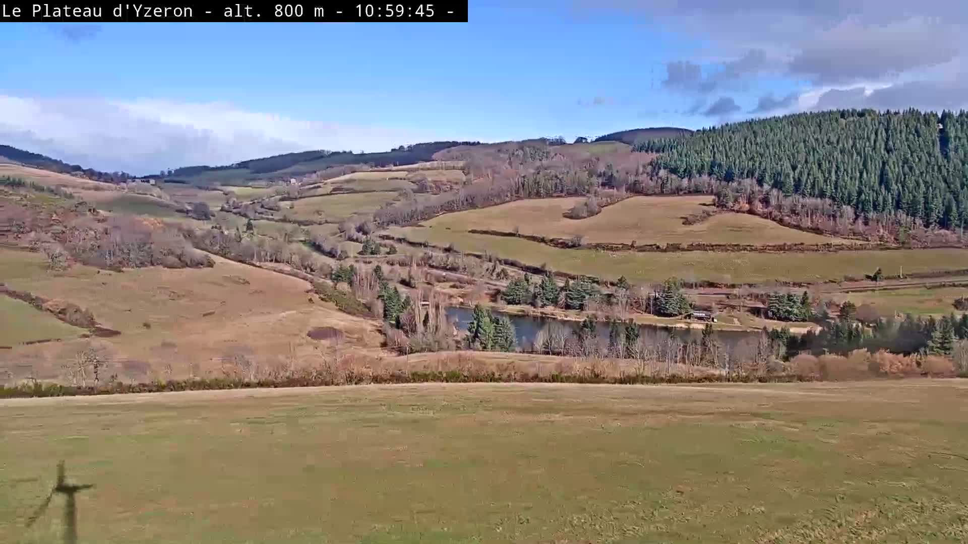 Yzeron Adventure,  Plateau d'Yzeron Live Cam - Lyon, Rhone, Auvergne-Rhone-Alpes, france