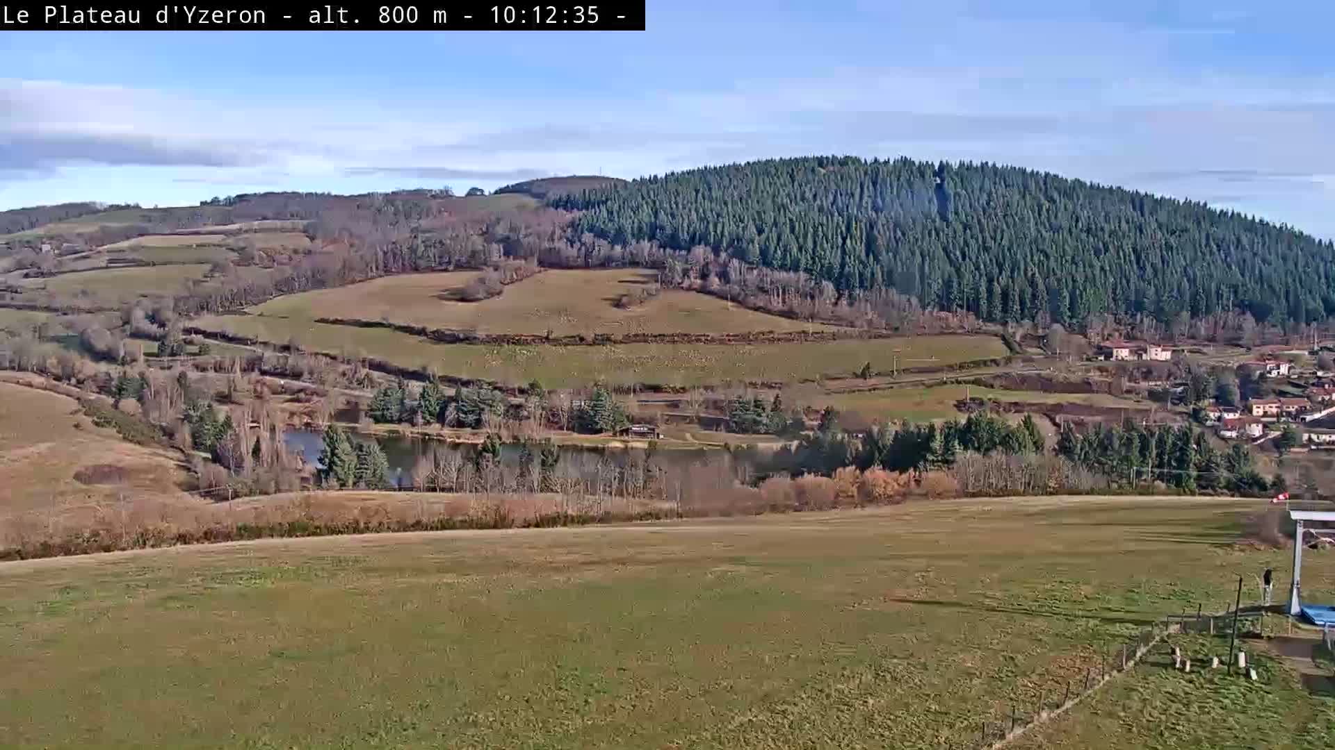 Yzeron Adventure,  Plateau d'Yzeron Live Cam - Lyon, Rhone, Auvergne-Rhone-Alpes, france
