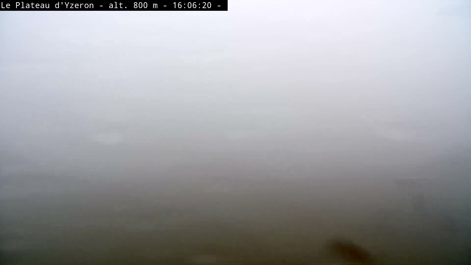 Yzeron Adventure,  Plateau d'Yzeron Live Cam - Lyon, Rhone, Auvergne-Rhone-Alpes, france