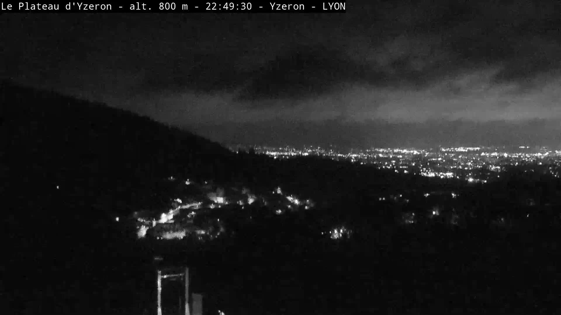 Yzeron Adventure,  Plateau d'Yzeron Live Cam - Lyon, Rhone, Auvergne-Rhone-Alpes, france