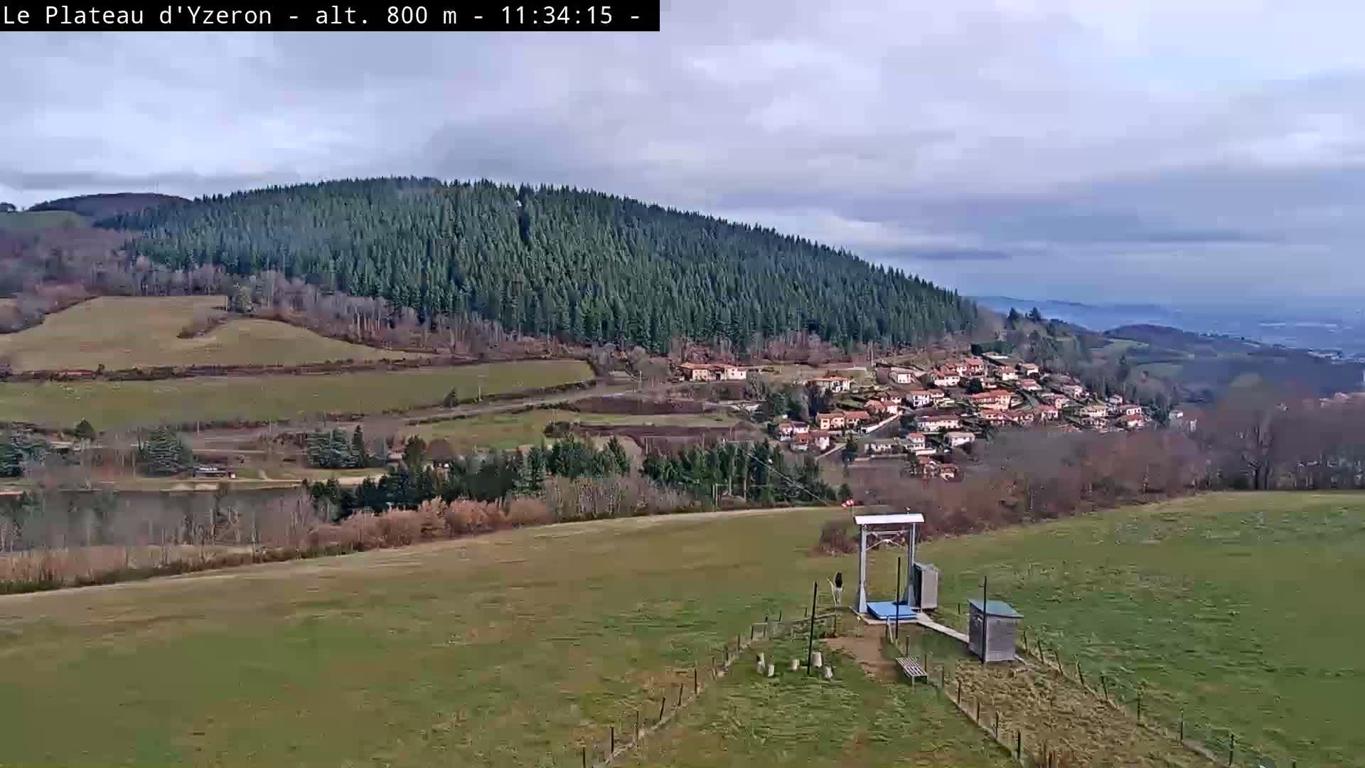 Yzeron Adventure,  Plateau d'Yzeron Live Cam - Lyon, Rhone, Auvergne-Rhone-Alpes, france