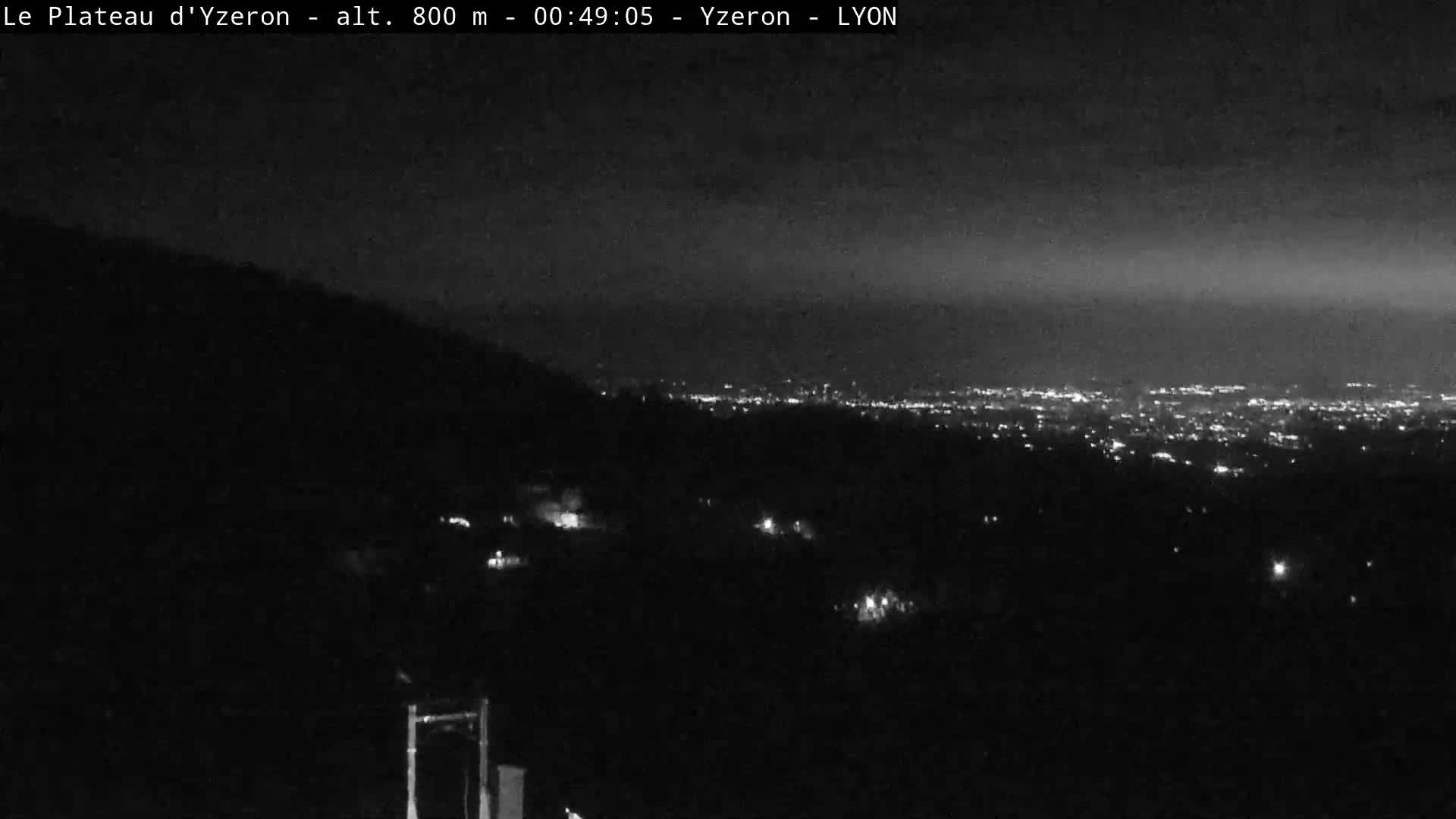 Yzeron Adventure,  Plateau d'Yzeron Live Cam - Lyon, Rhone, Auvergne-Rhone-Alpes, france