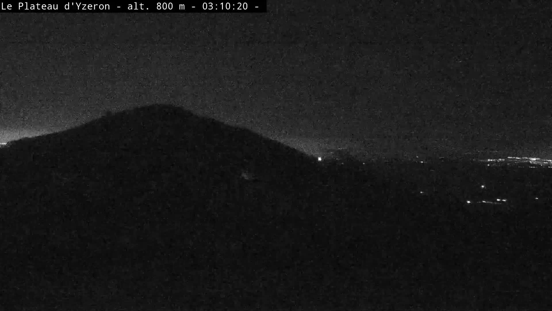 Yzeron Adventure,  Plateau d'Yzeron Live Cam - Lyon, Rhone, Auvergne-Rhone-Alpes, france