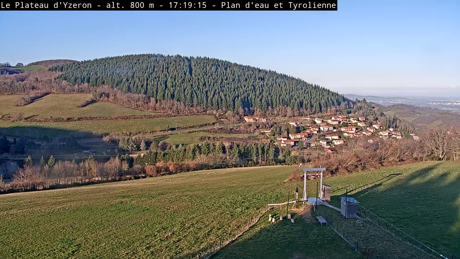 Yzeron Adventure,  Plateau d'Yzeron Live Cam - Lyon, Rhone, Auvergne-Rhone-Alpes, france