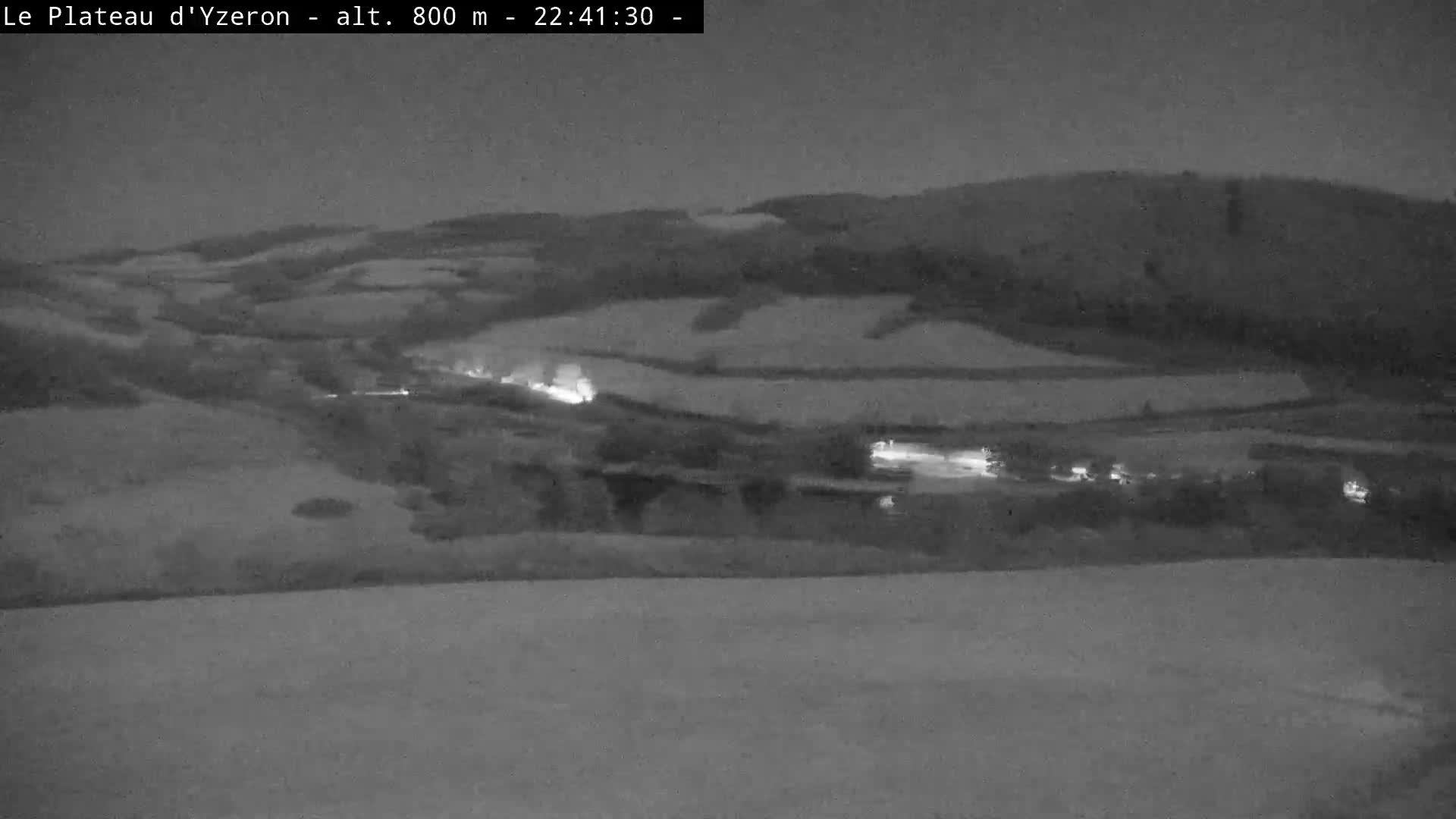 Yzeron Adventure,  Plateau d'Yzeron Live Cam - Lyon, Rhone, Auvergne-Rhone-Alpes, france