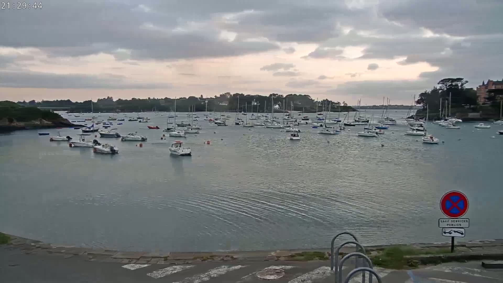 Saint-Briac-sur-Mer, Port & Plage de Bechet Live Cam - Saint-Malo, Ille-et-Vilaine, Bretagne, France