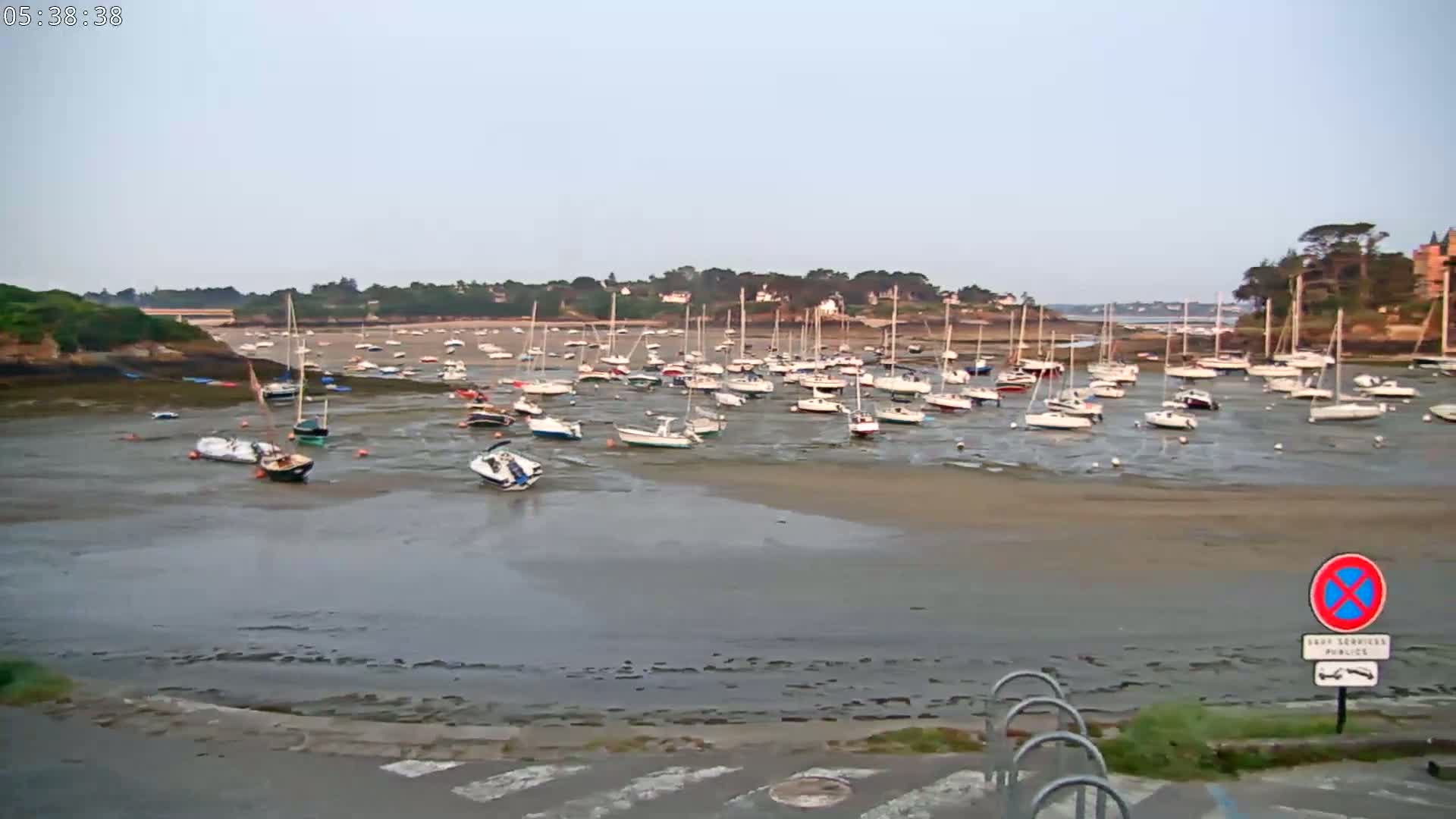 Saint-Briac-sur-Mer, Port & Plage de Bechet Live Cam - Saint-Malo, Ille-et-Vilaine, Bretagne, France
