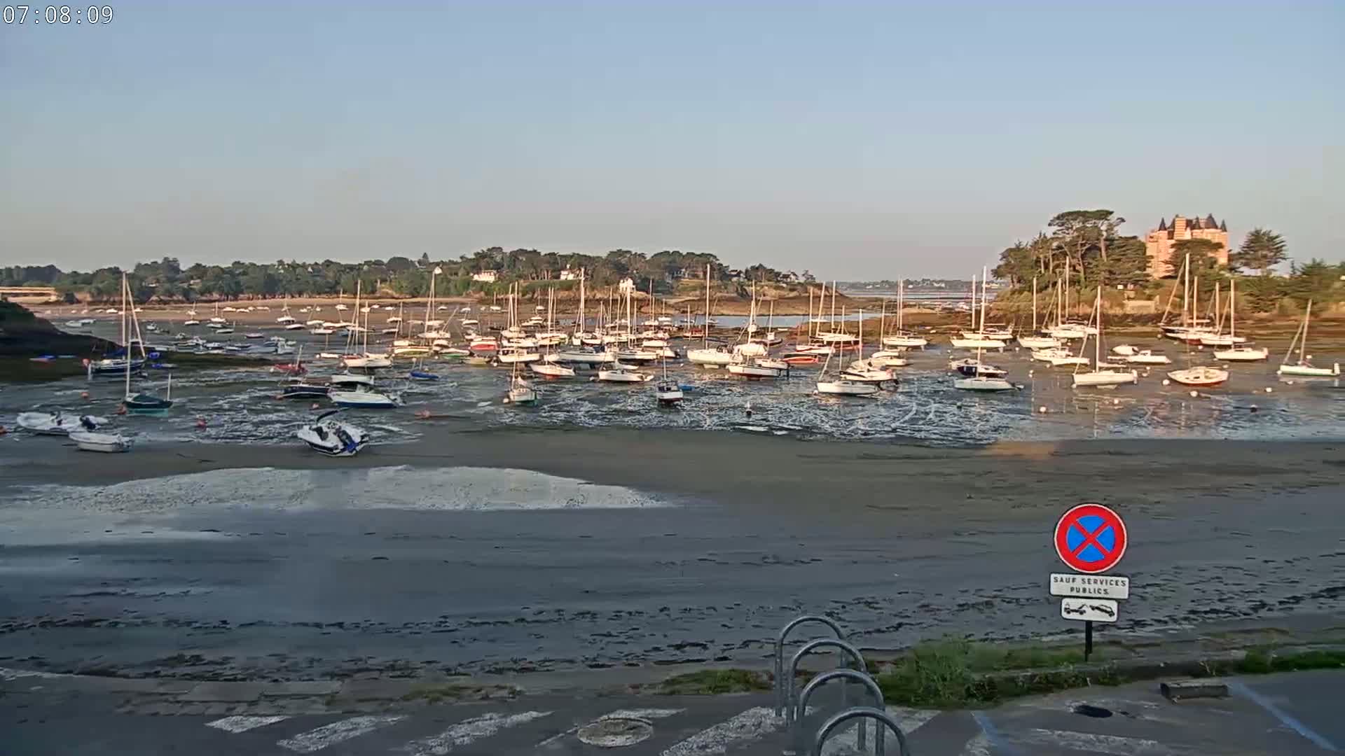 Saint-Briac-sur-Mer, Port & Plage de Bechet Live Cam - Saint-Malo, Ille-et-Vilaine, Bretagne, France