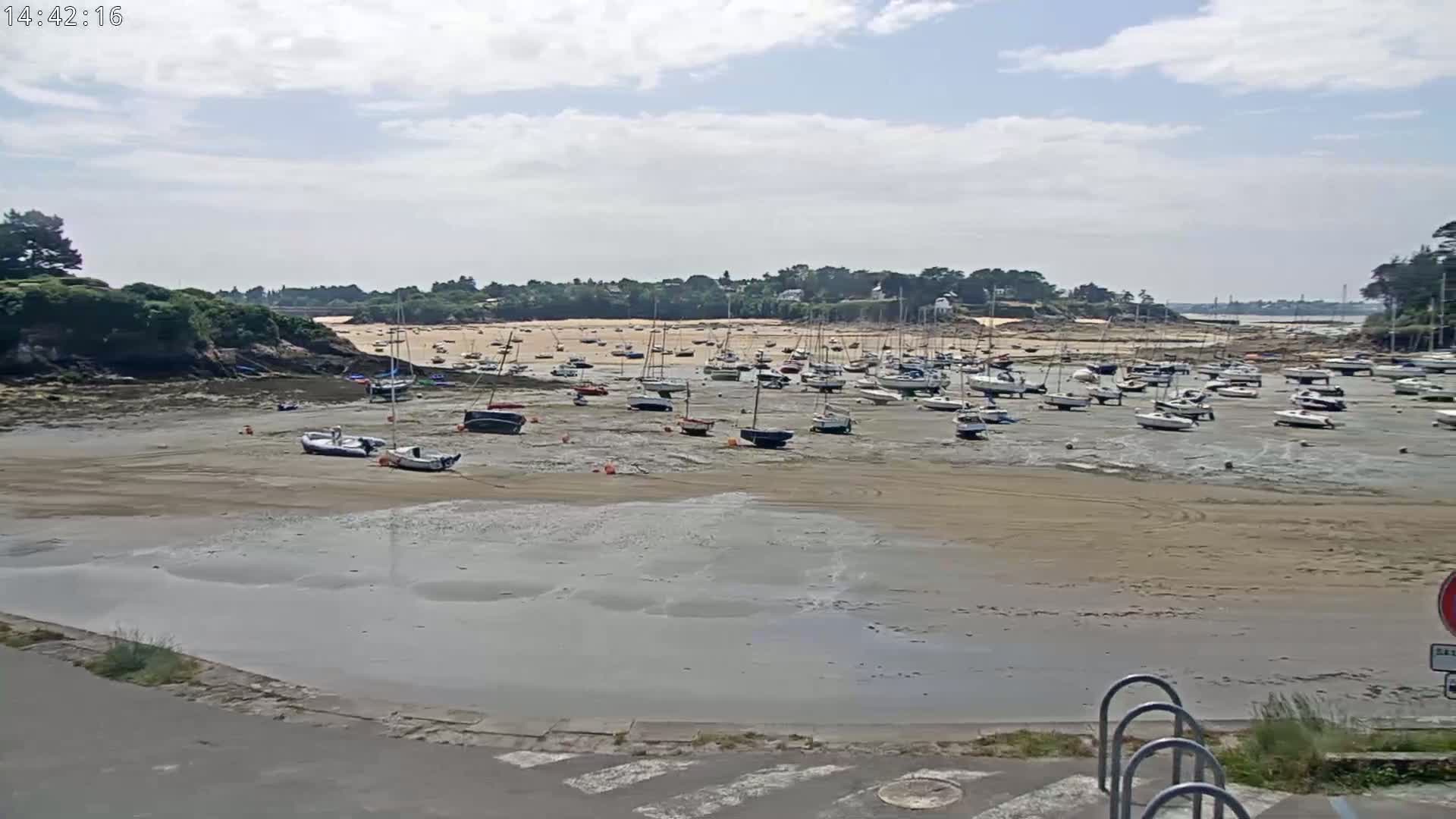 Saint-Briac-sur-Mer, Port & Plage de Bechet Live Cam - Saint-Malo, Ille-et-Vilaine, Bretagne, France