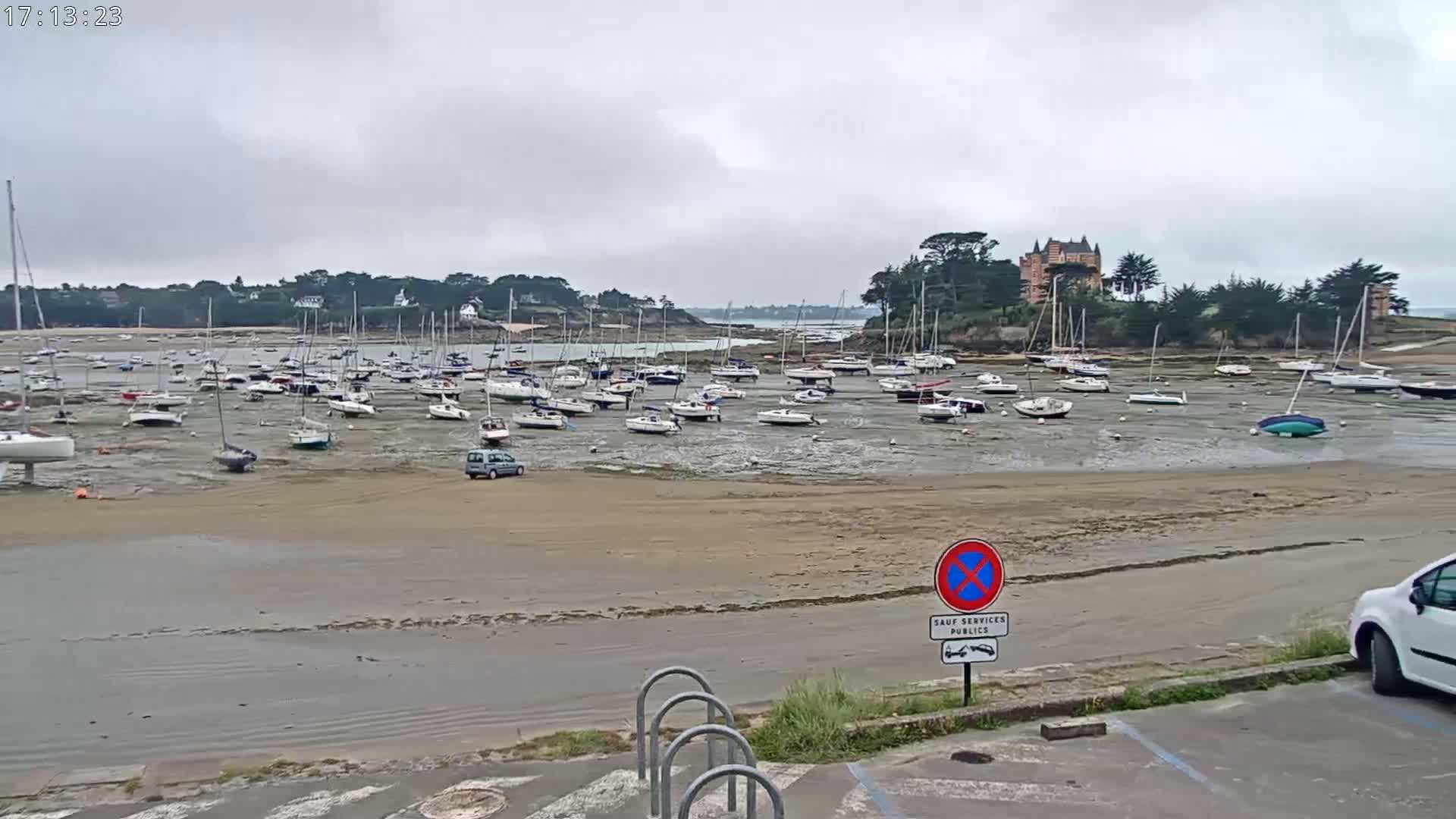 Saint-Briac-sur-Mer, Port & Plage de Bechet Live Cam - Saint-Malo, Ille-et-Vilaine, Bretagne, France