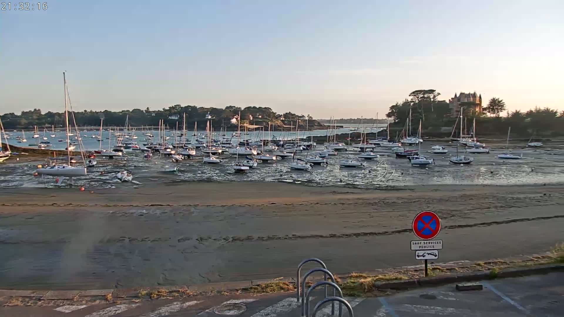 Saint-Briac-sur-Mer, Port & Plage de Bechet Live Cam - Saint-Malo, Ille-et-Vilaine, Bretagne, France
