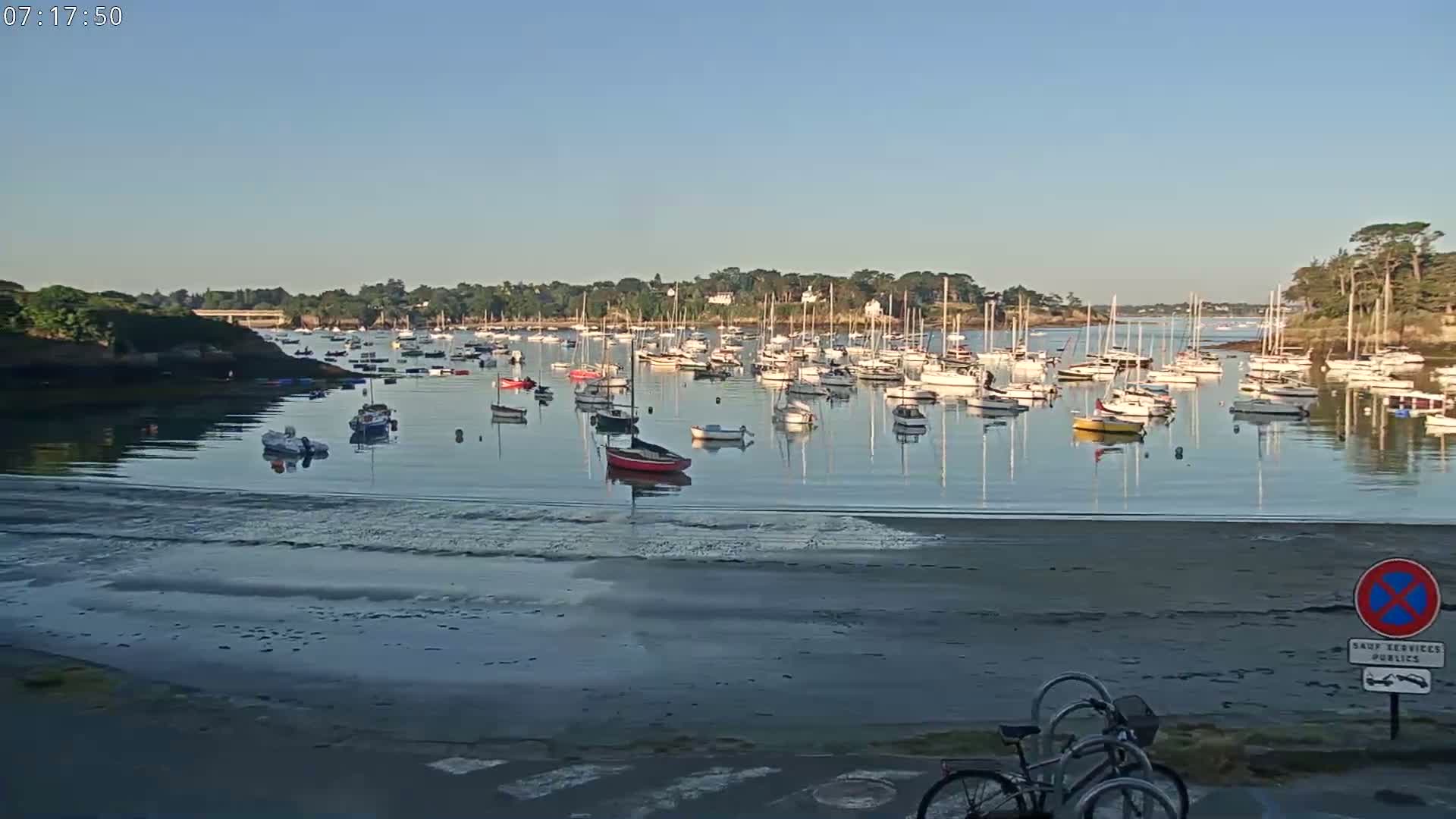 Saint-Briac-sur-Mer, Port & Plage de Bechet Live Cam - Saint-Malo, Ille-et-Vilaine, Bretagne, France