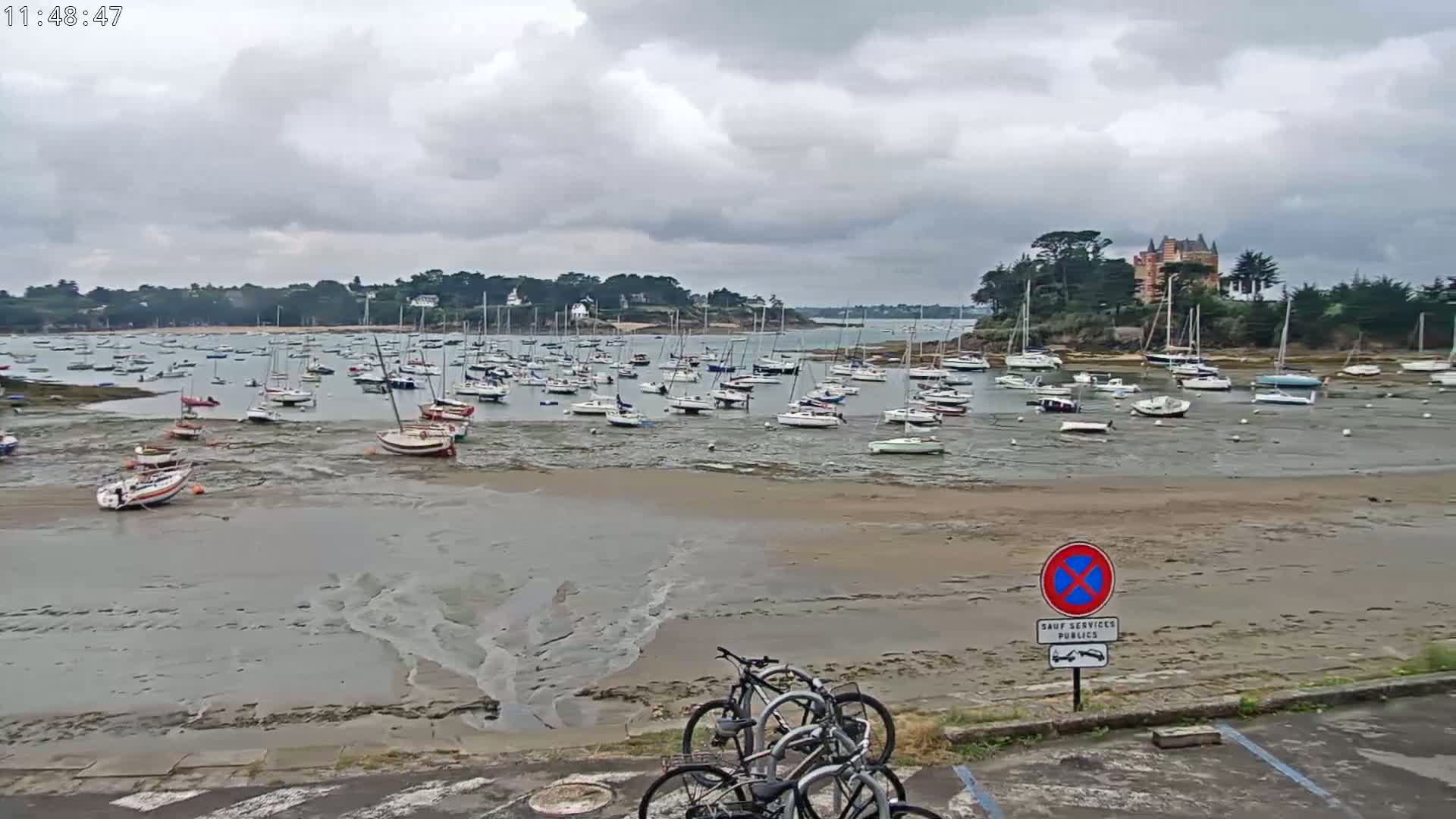 Saint-Briac-sur-Mer, Port & Plage de Bechet Live Cam - Saint-Malo, Ille-et-Vilaine, Bretagne, France