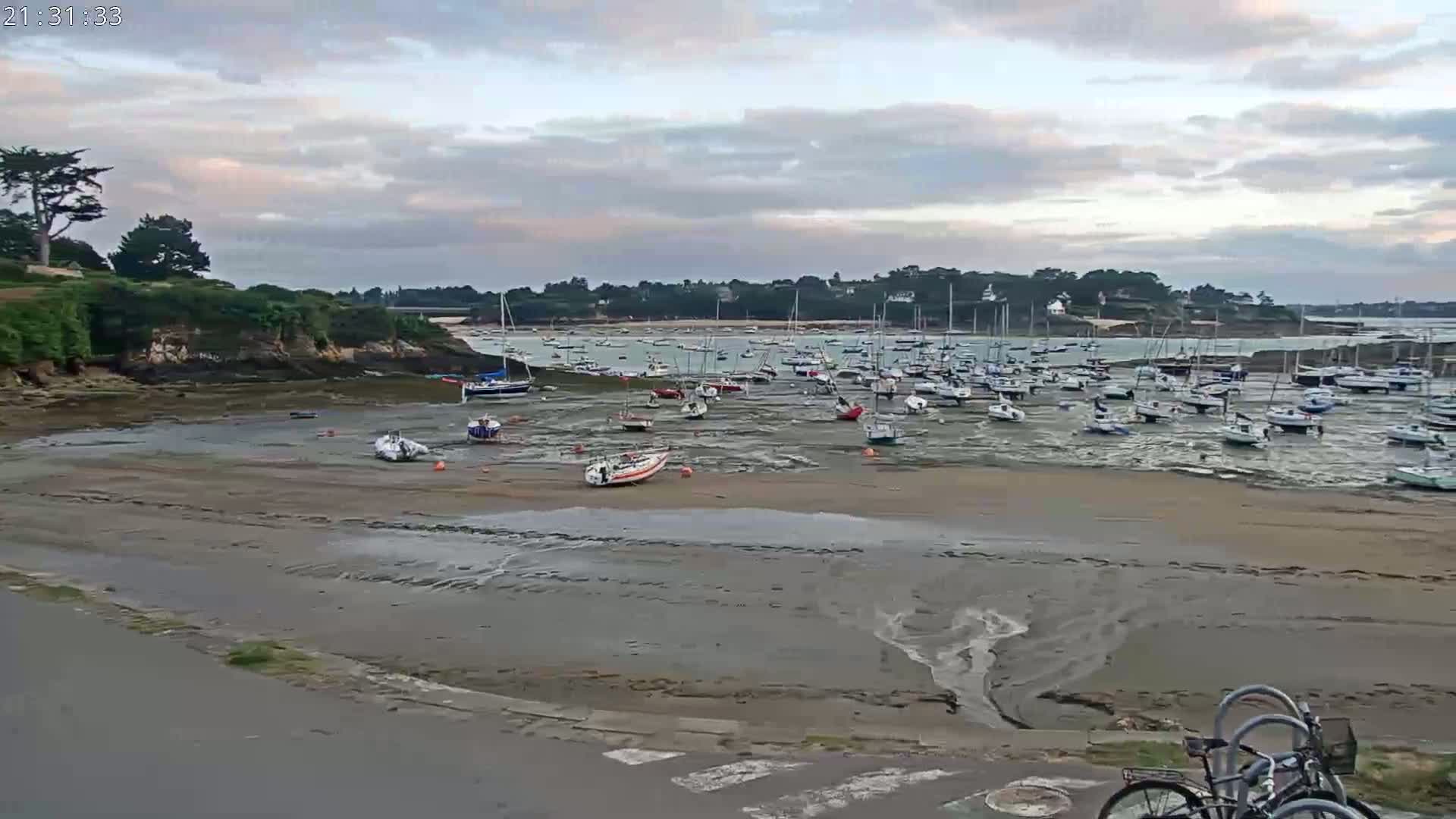 Saint-Briac-sur-Mer, Port & Plage de Bechet Live Cam - Saint-Malo, Ille-et-Vilaine, Bretagne, France