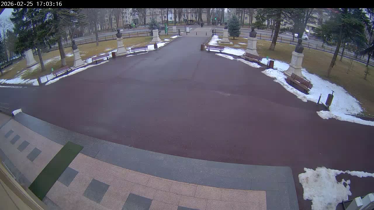 Iaşi, Aleea Mihail Sadoveanu Street & University of Agricultural Sciences and Veterinary Medicine Garden, Iasi Live Cam - Agronomie, Iaşi, Romania
