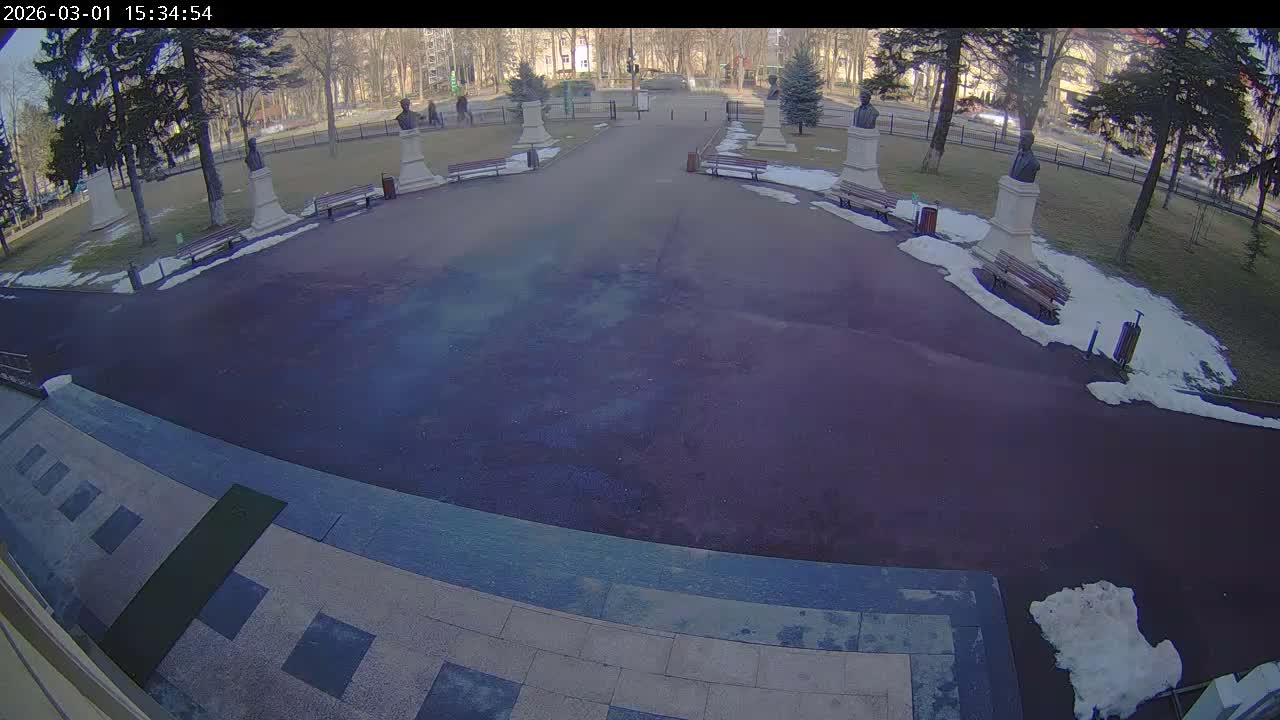 Iaşi, Aleea Mihail Sadoveanu Street & University of Agricultural Sciences and Veterinary Medicine Garden, Iasi Live Cam - Agronomie, Iaşi, Romania