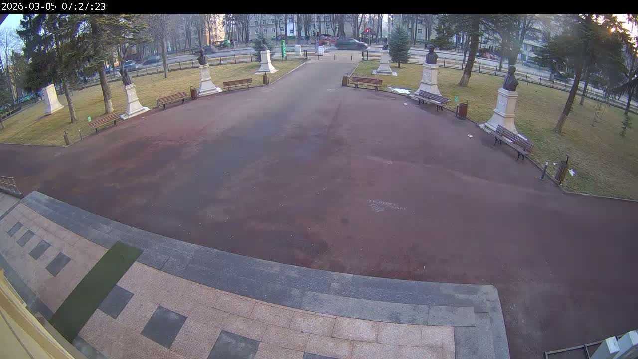 Iaşi, Aleea Mihail Sadoveanu Street & University of Agricultural Sciences and Veterinary Medicine Garden, Iasi Live Cam - Agronomie, Iaşi, Romania
