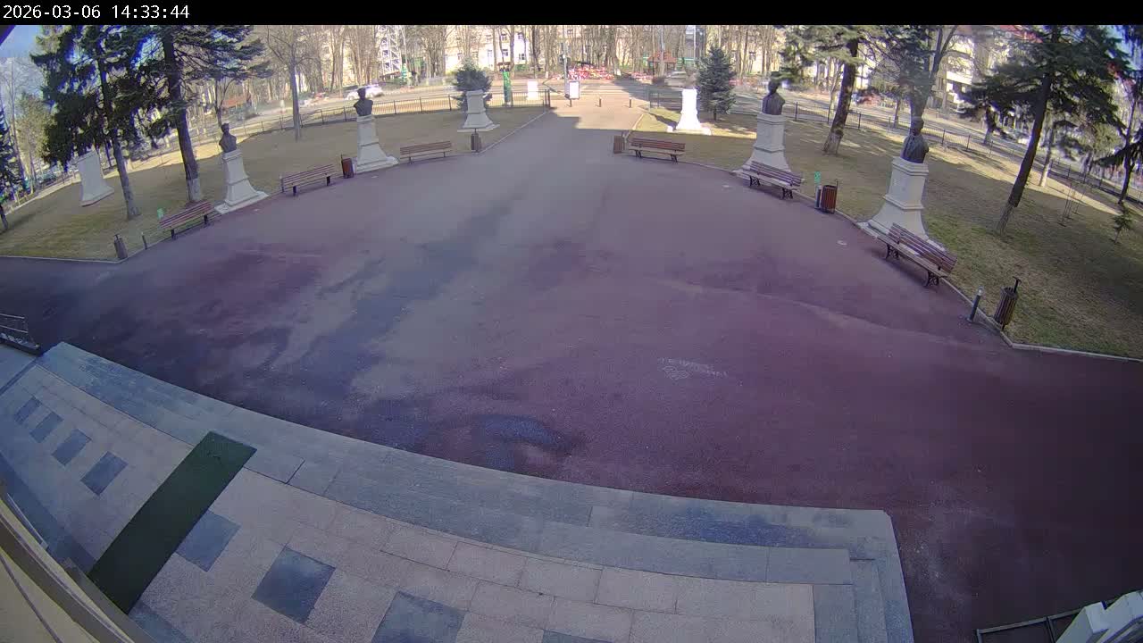 Iaşi, Aleea Mihail Sadoveanu Street & University of Agricultural Sciences and Veterinary Medicine Garden, Iasi Live Cam - Agronomie, Iaşi, Romania