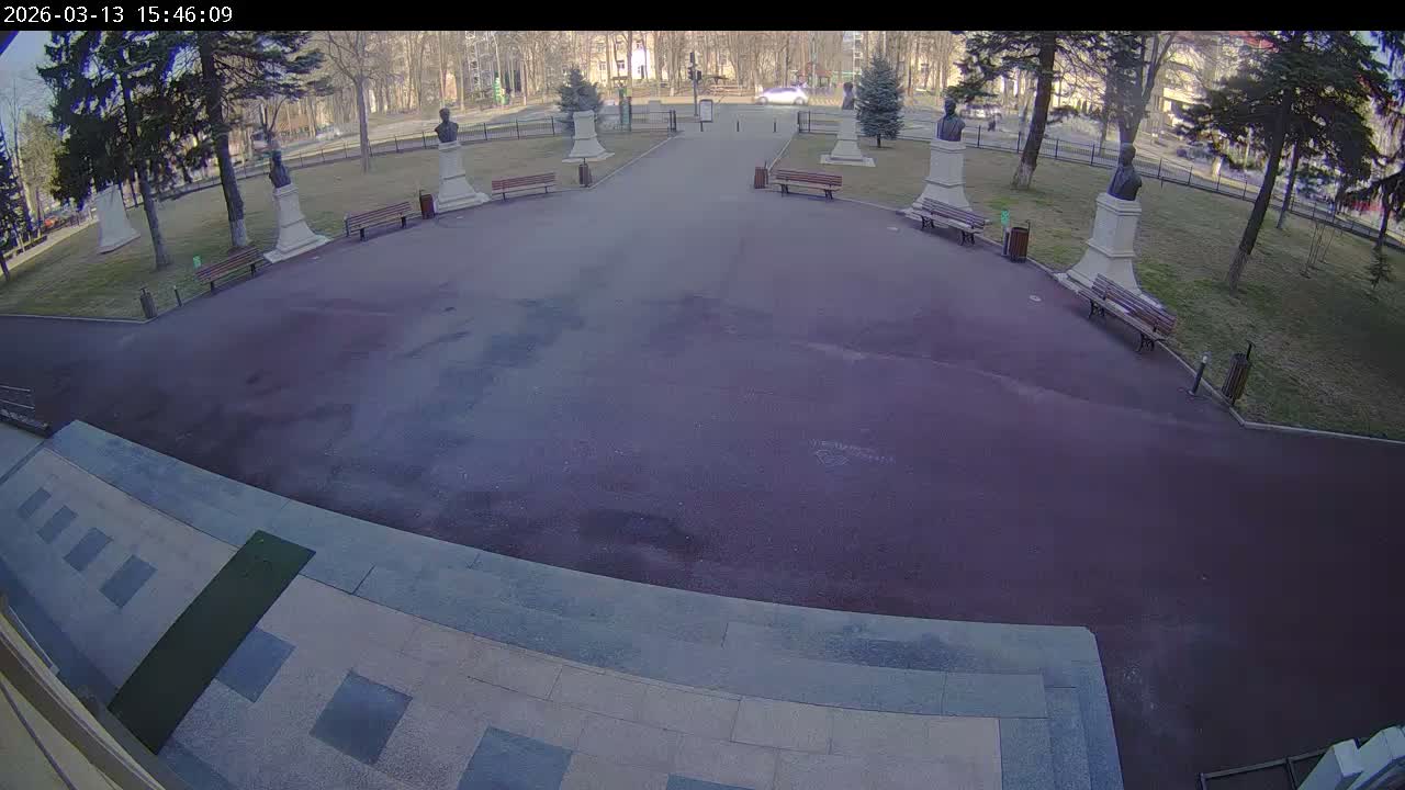 Iaşi, Aleea Mihail Sadoveanu Street & University of Agricultural Sciences and Veterinary Medicine Garden, Iasi Live Cam - Agronomie, Iaşi, Romania