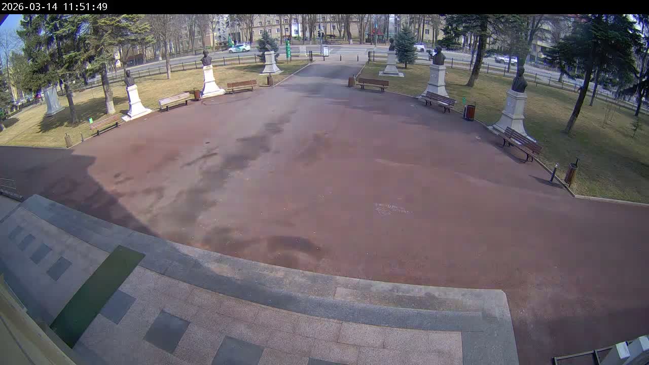 Iaşi, Aleea Mihail Sadoveanu Street & University of Agricultural Sciences and Veterinary Medicine Garden, Iasi Live Cam - Agronomie, Iaşi, Romania