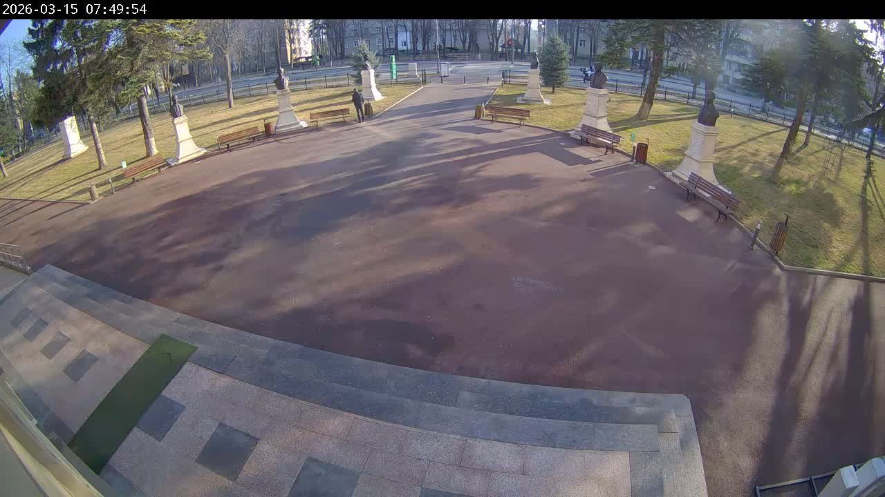 Iaşi, Aleea Mihail Sadoveanu Street & University of Agricultural Sciences and Veterinary Medicine Garden, Iasi Live Cam - Agronomie, Iaşi, Romania