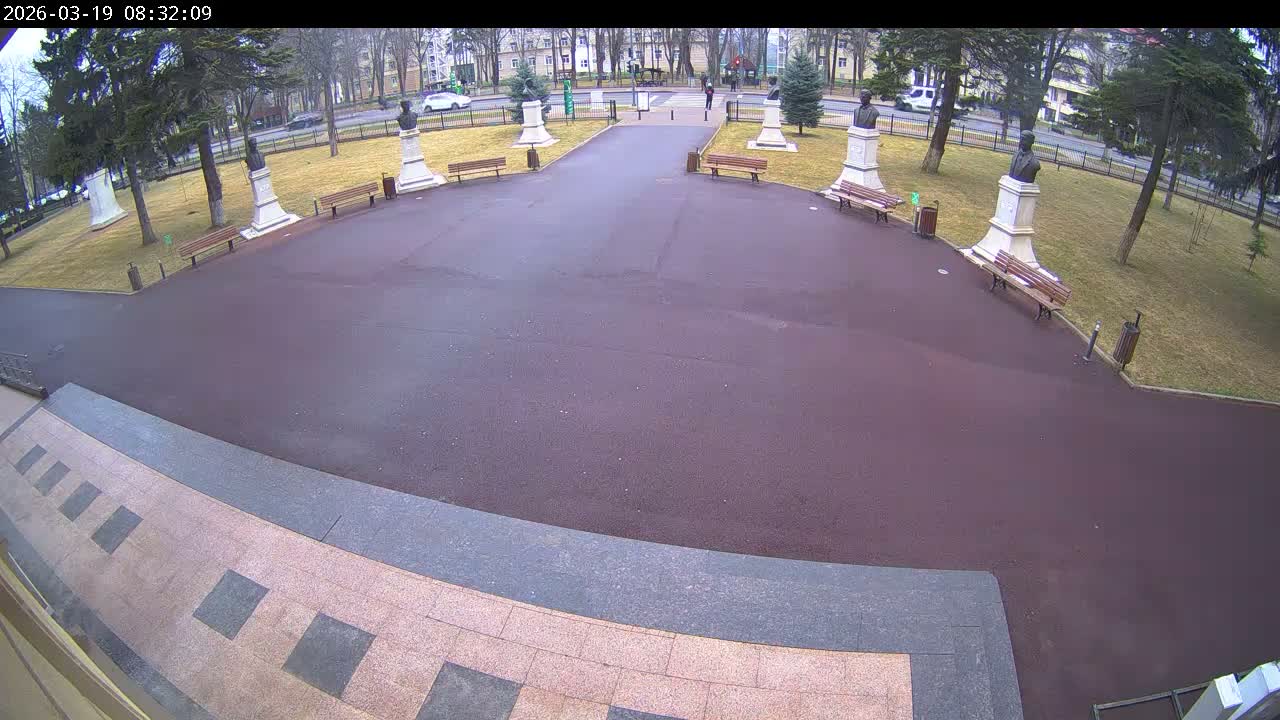 Iaşi, Aleea Mihail Sadoveanu Street & University of Agricultural Sciences and Veterinary Medicine Garden, Iasi Live Cam - Agronomie, Iaşi, Romania