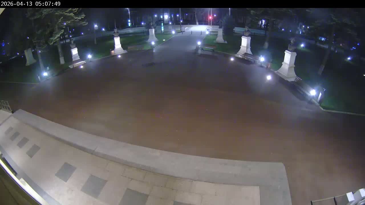 Iaşi, Aleea Mihail Sadoveanu Street & University of Agricultural Sciences and Veterinary Medicine Garden, Iasi Live Cam - Agronomie, Iaşi, Romania
