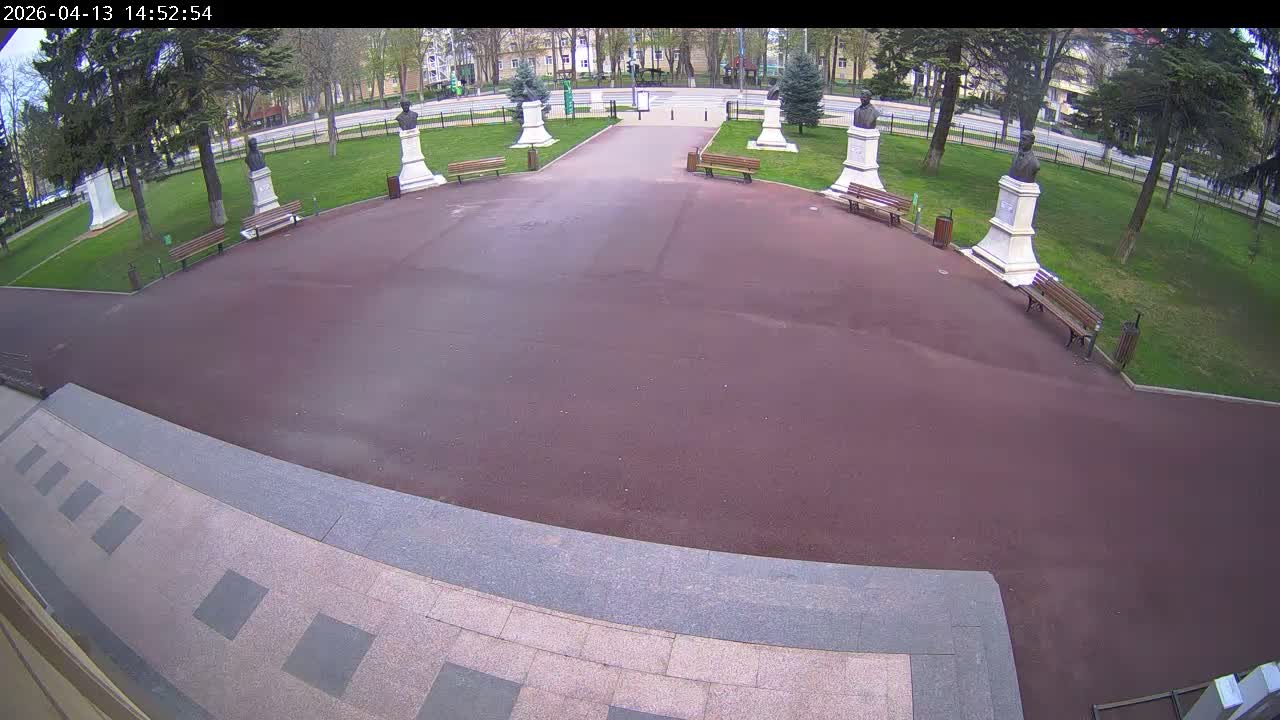 Iaşi, Aleea Mihail Sadoveanu Street & University of Agricultural Sciences and Veterinary Medicine Garden, Iasi Live Cam - Agronomie, Iaşi, Romania