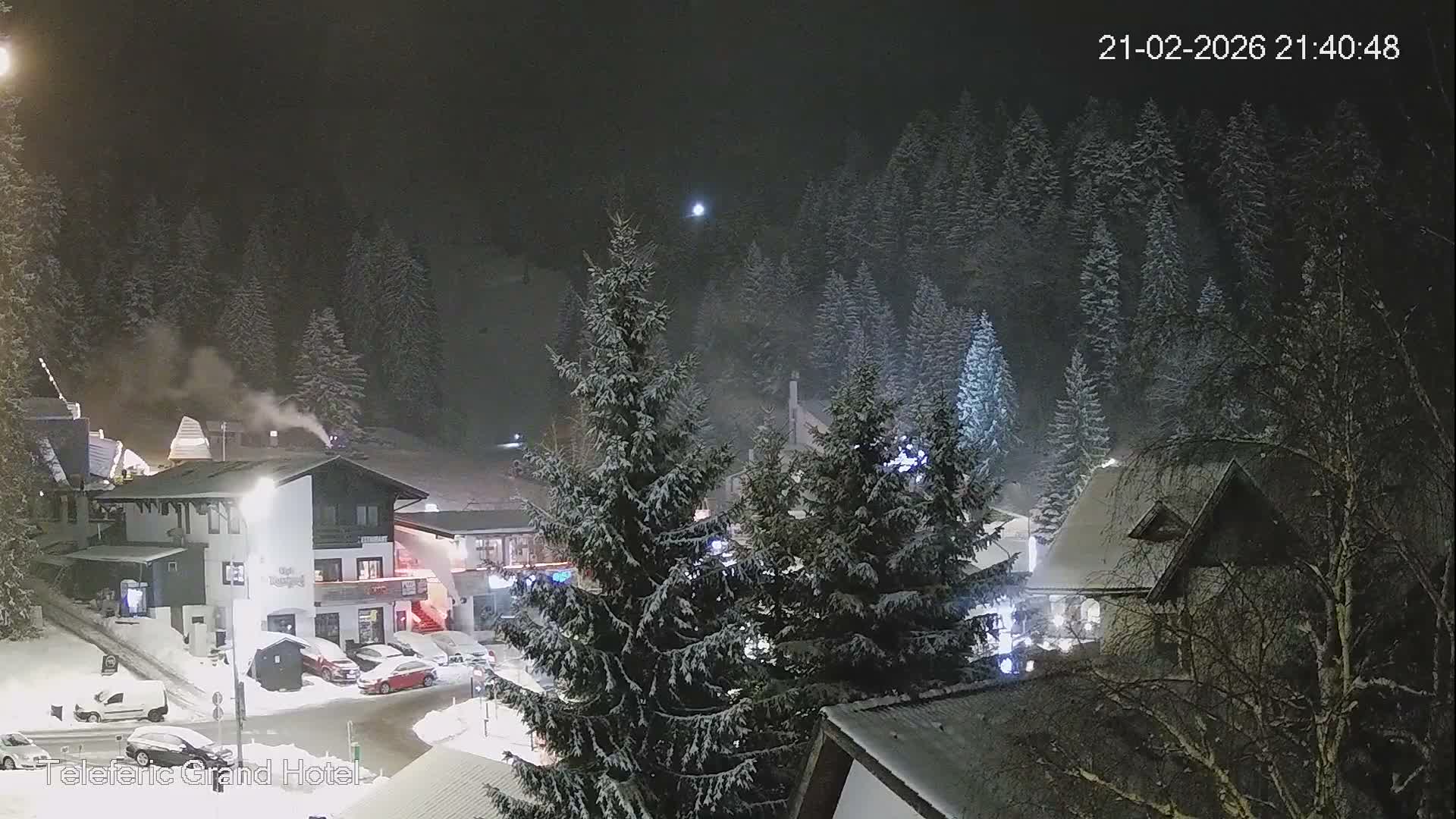 Brasov, Poiana Braşov Ski Center Hotel Area & Ski Slope, Poiana Brasov Live Cam - Poiana Brasov, Braşov, Romania 
