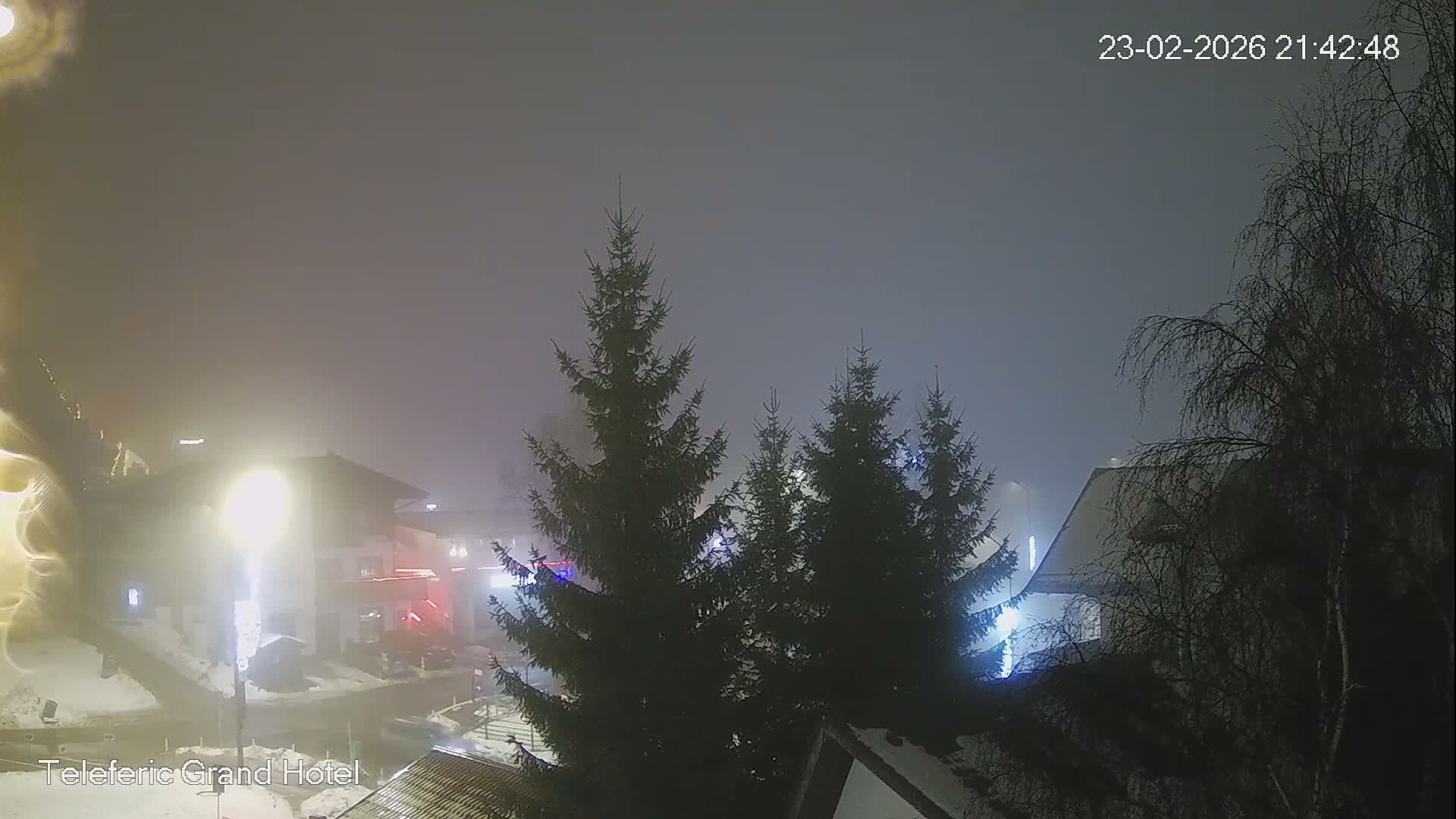 Brasov, Poiana Braşov Ski Center Hotel Area & Ski Slope, Poiana Brasov Live Cam - Poiana Brasov, Braşov, Romania 