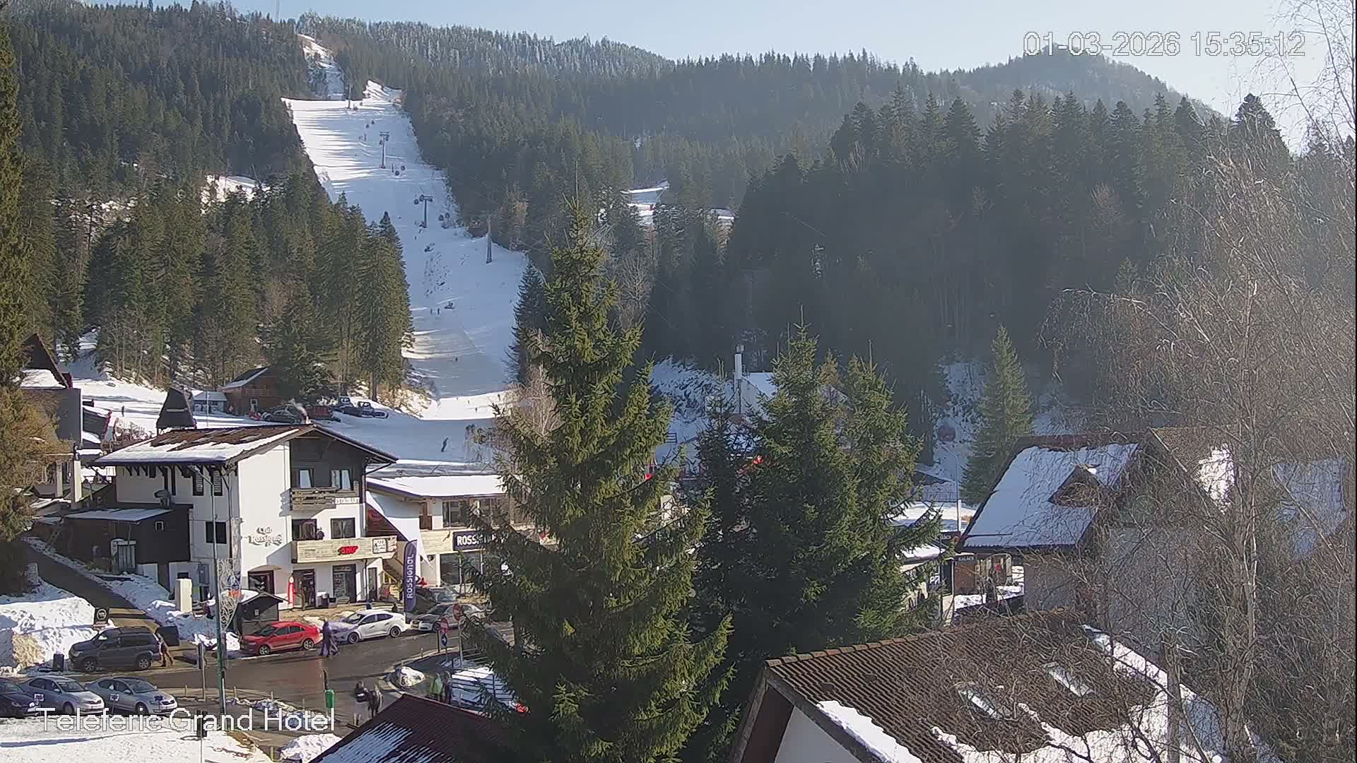 Brasov, Poiana Braşov Ski Center Hotel Area & Ski Slope, Poiana Brasov Live Cam - Poiana Brasov, Braşov, Romania 