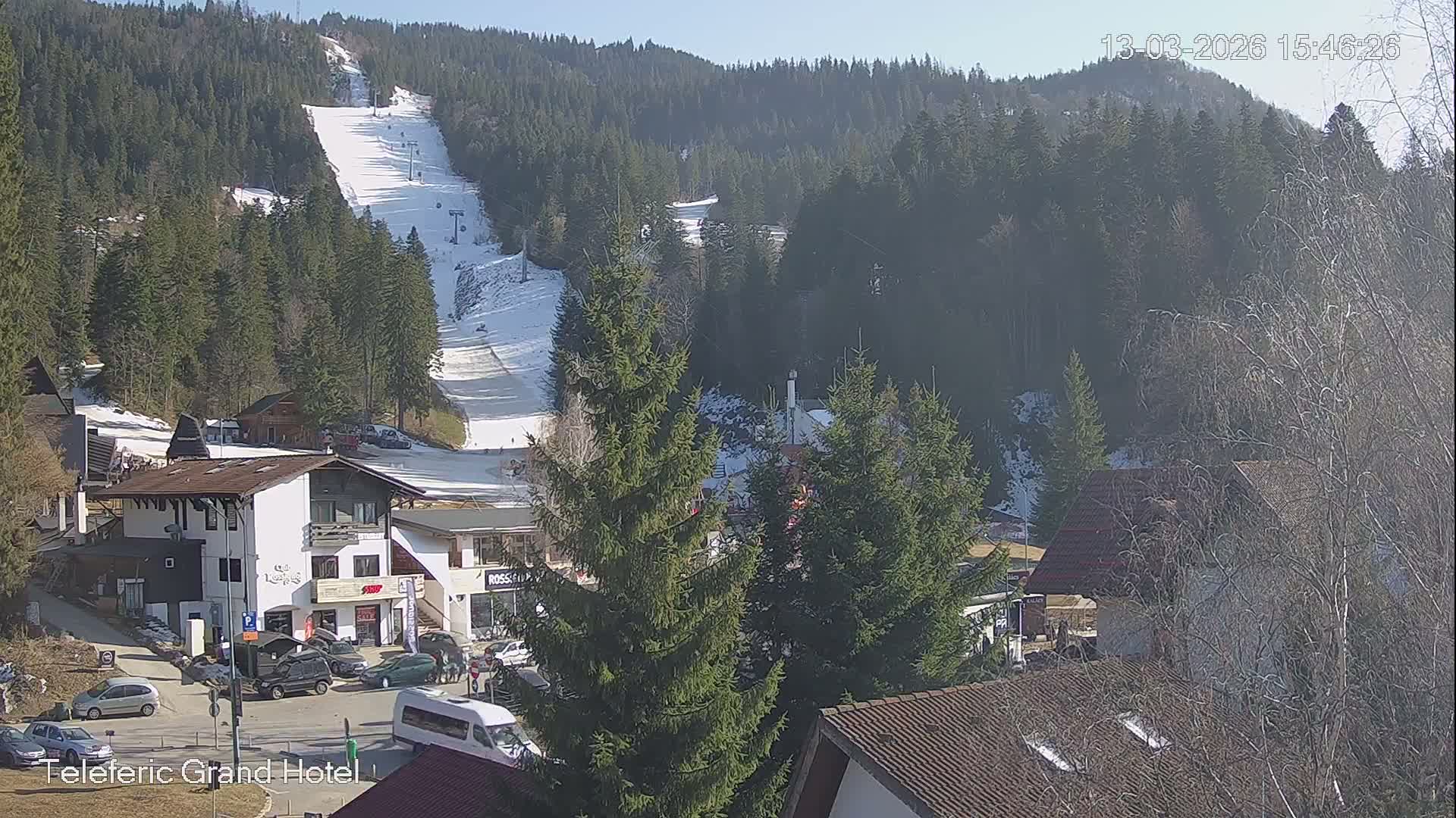 Brasov, Poiana Braşov Ski Center Hotel Area & Ski Slope, Poiana Brasov Live Cam - Poiana Brasov, Braşov, Romania 